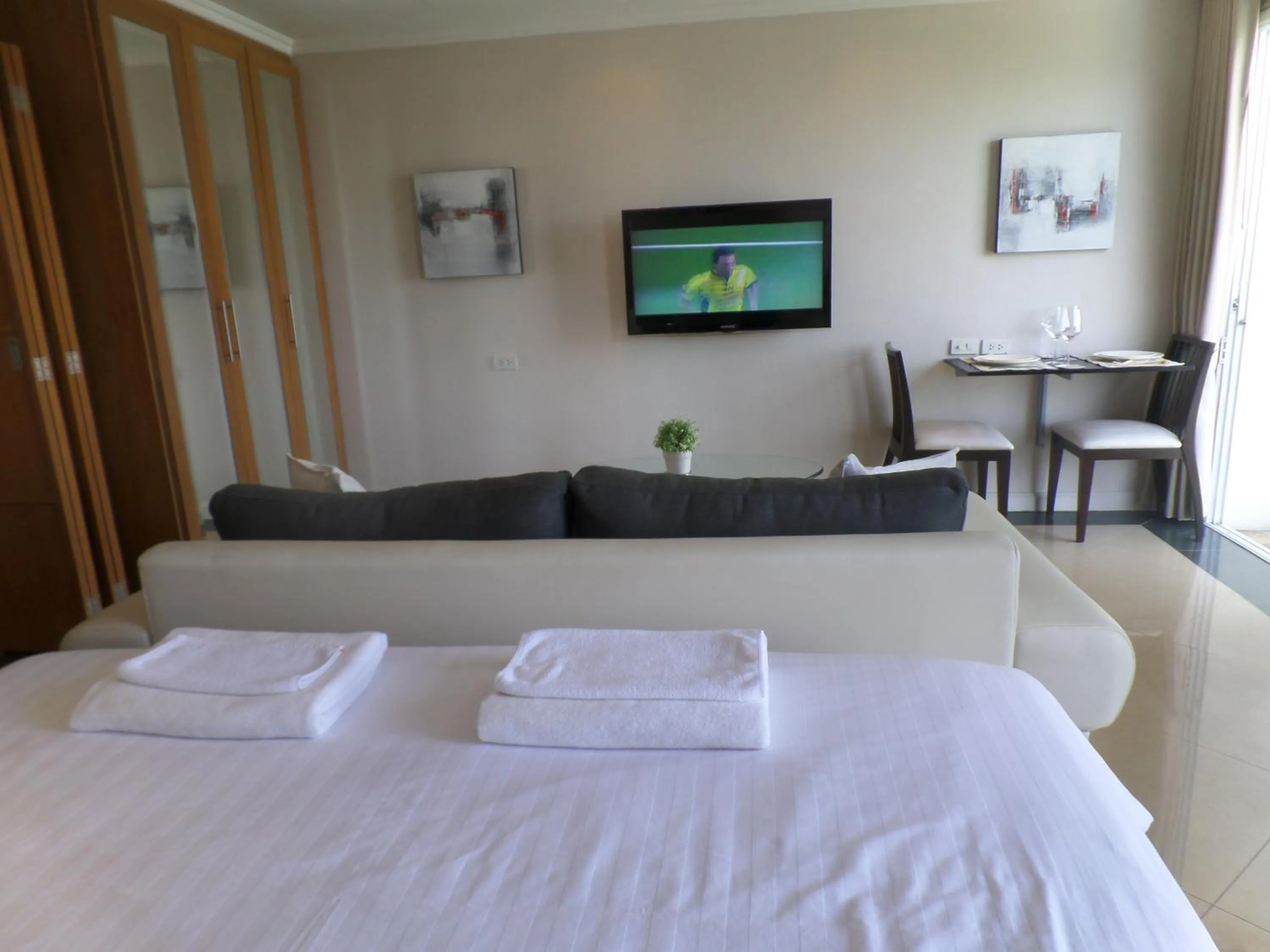 Bedroom, Bed in Westbury Residence