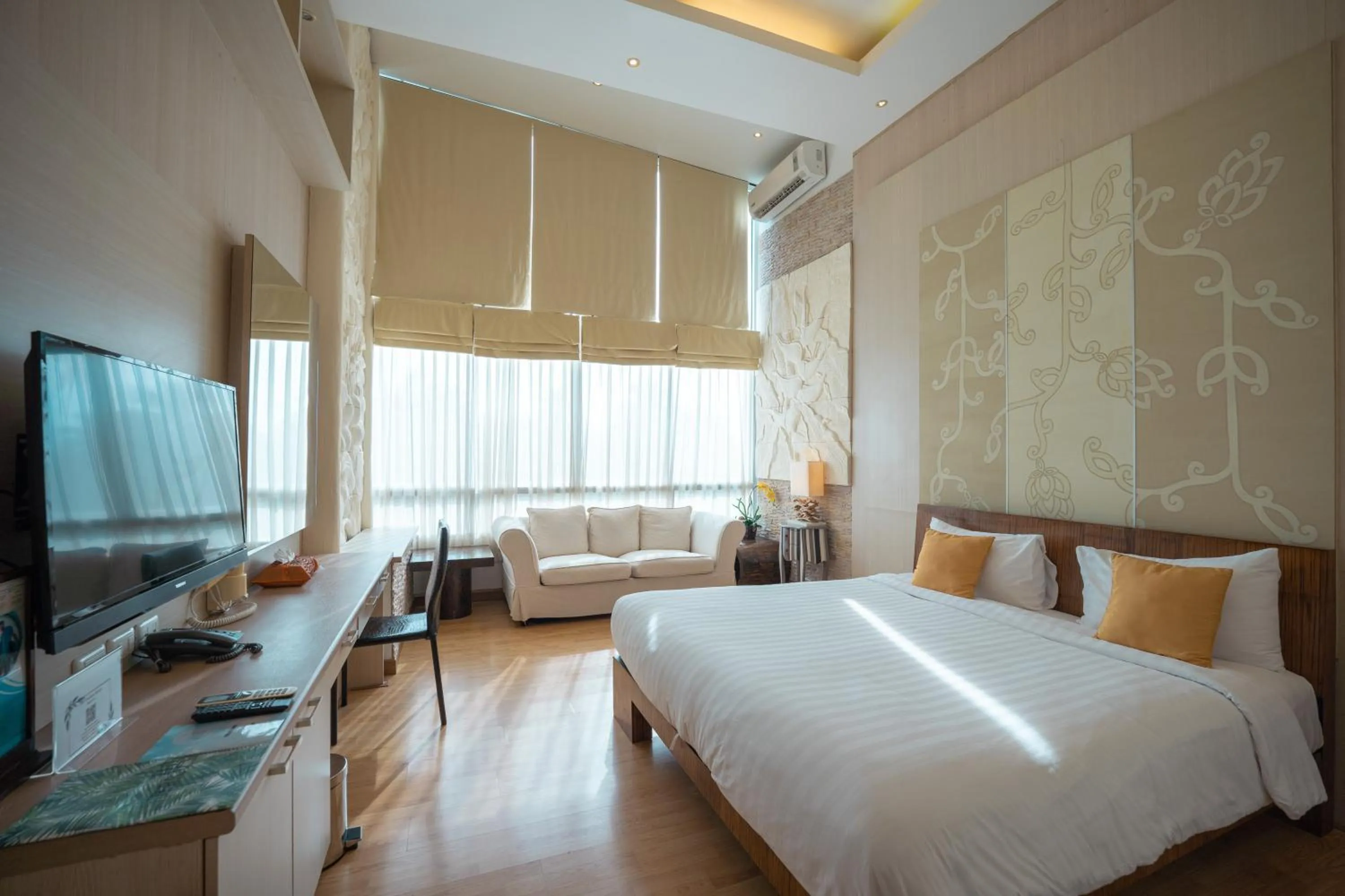 Bedroom, Bed in Dhevan Dara Beach Villa Kuiburi