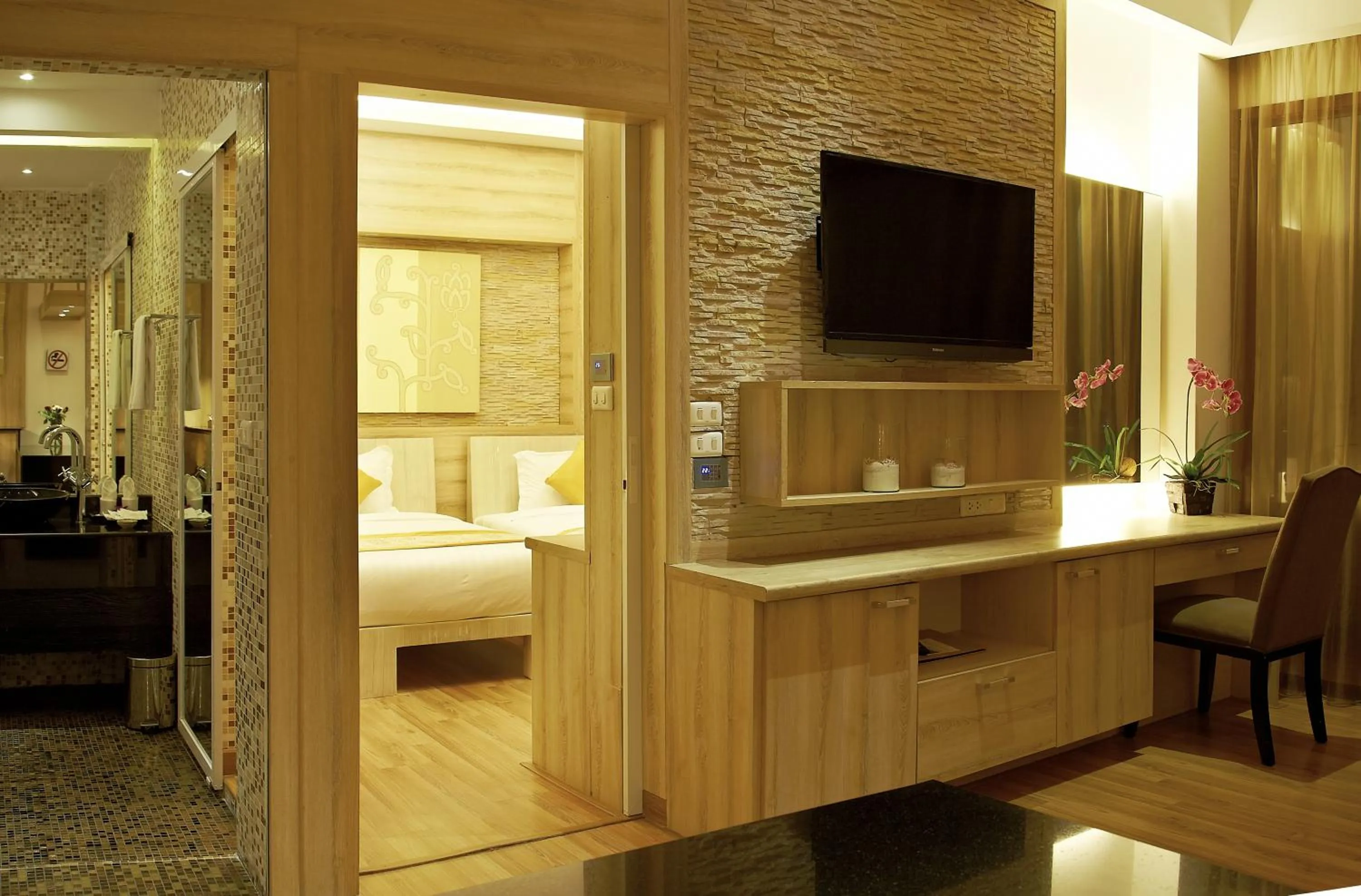 Seating area, Bed in Dhevan Dara Beach Villa Kuiburi