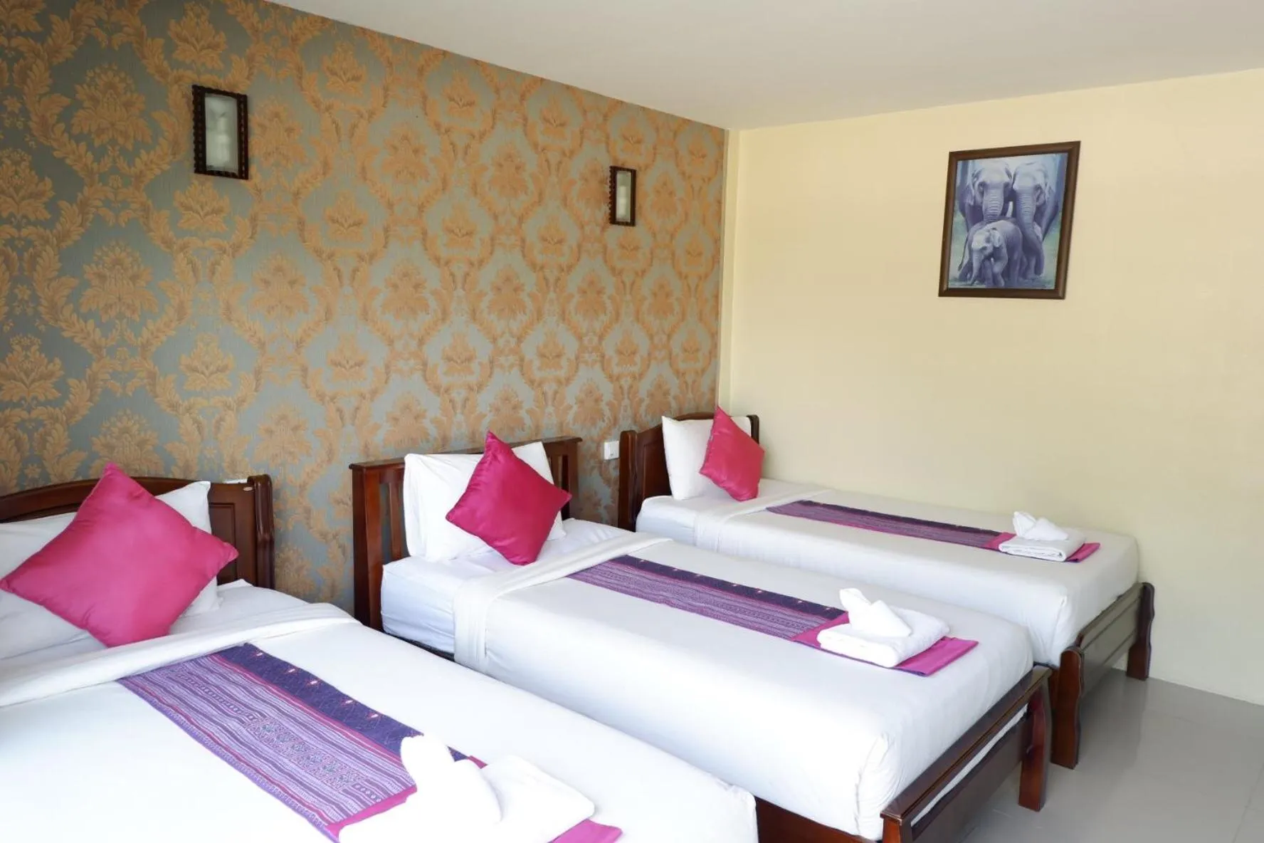 Bedroom, Bed in Phi Phi Maiyada Resort