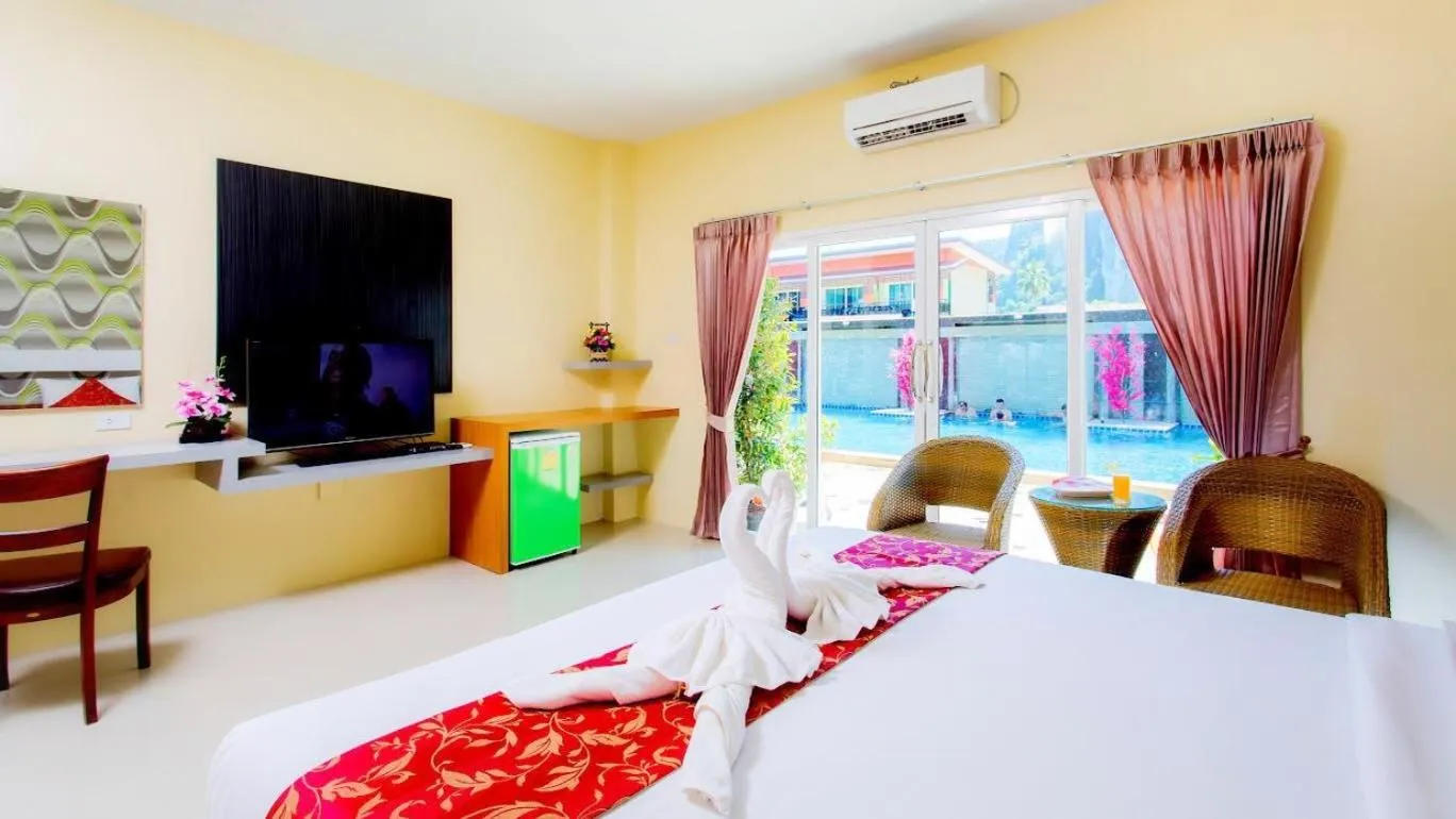 Bedroom, Bed in Phi Phi Maiyada Resort