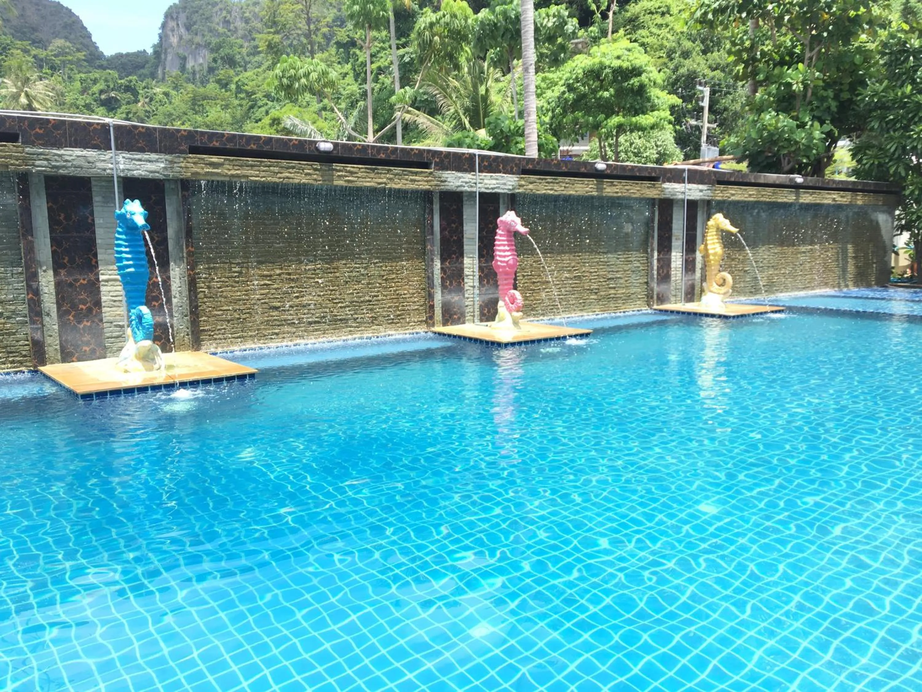 Swimming pool in Phi Phi Maiyada Resort