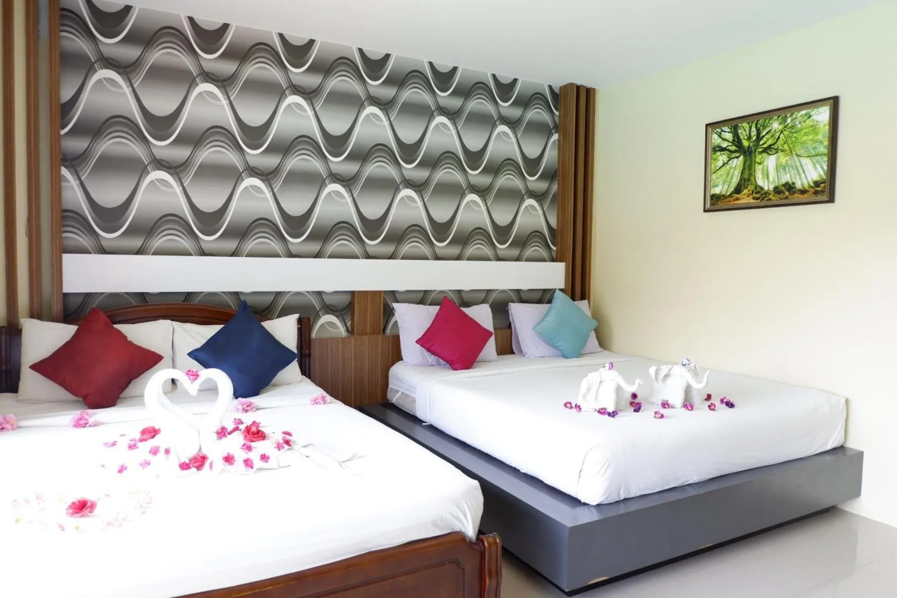 Bedroom, Bed in Phi Phi Maiyada Resort