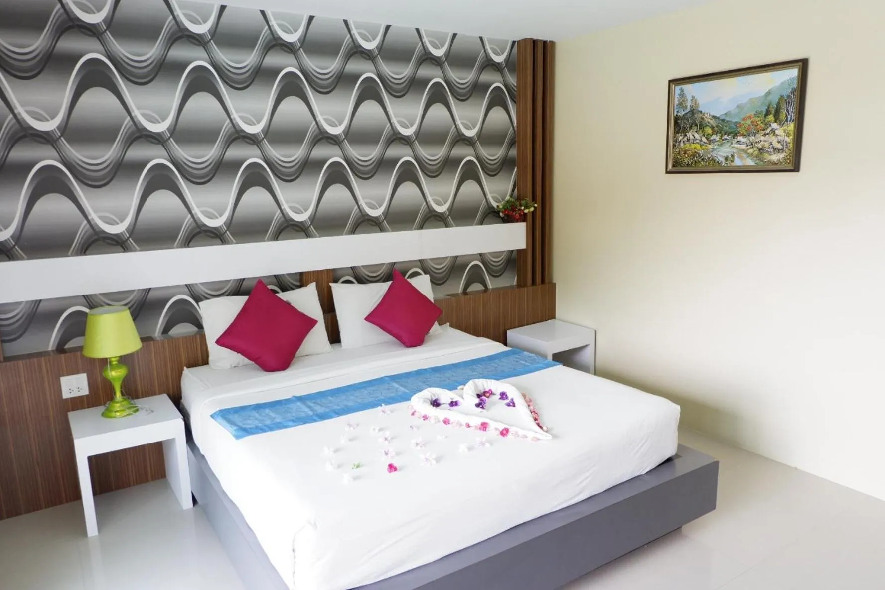 Bedroom, Bed in Phi Phi Maiyada Resort