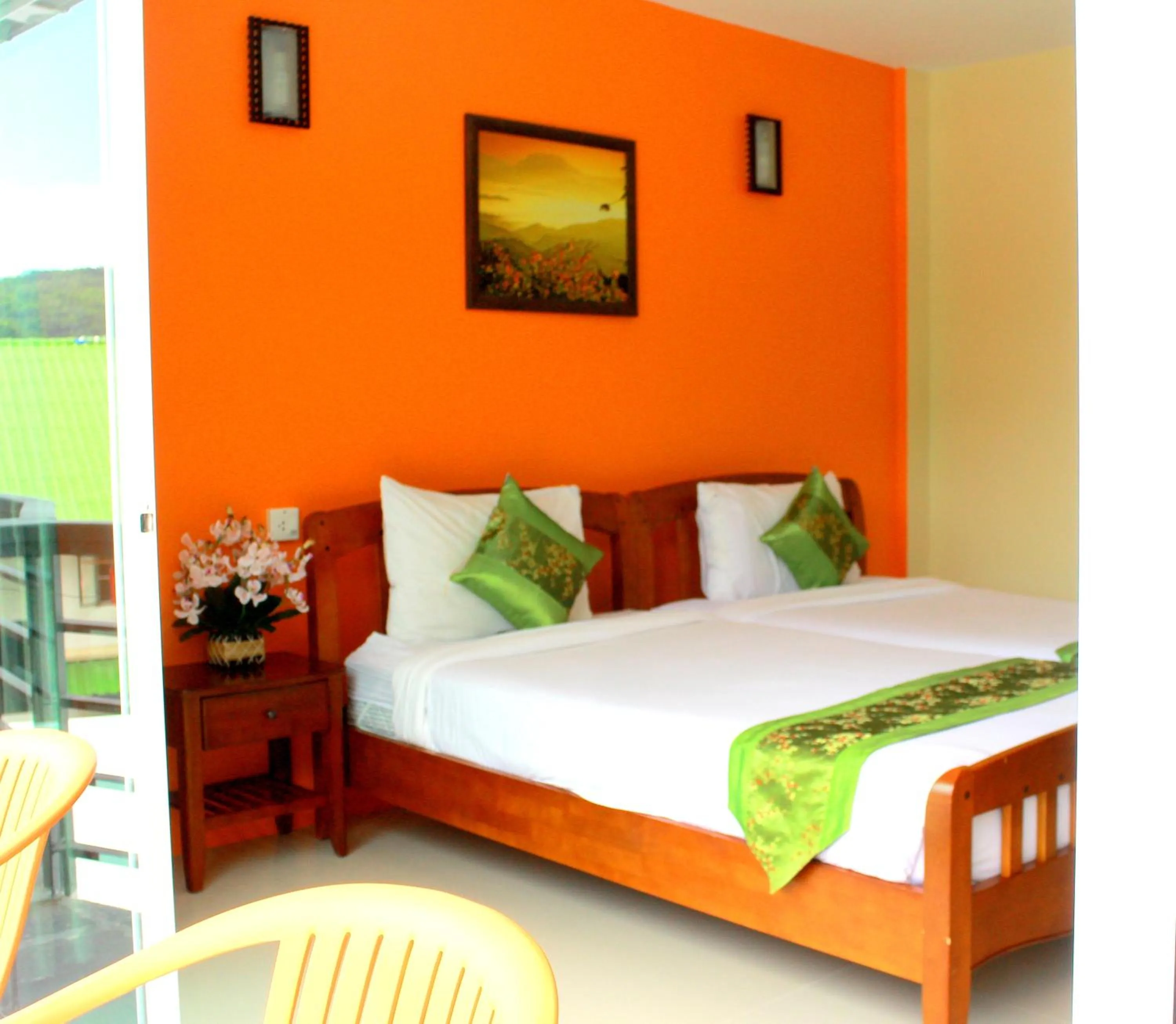 Photo of the whole room, Bed in Phi Phi Maiyada Resort