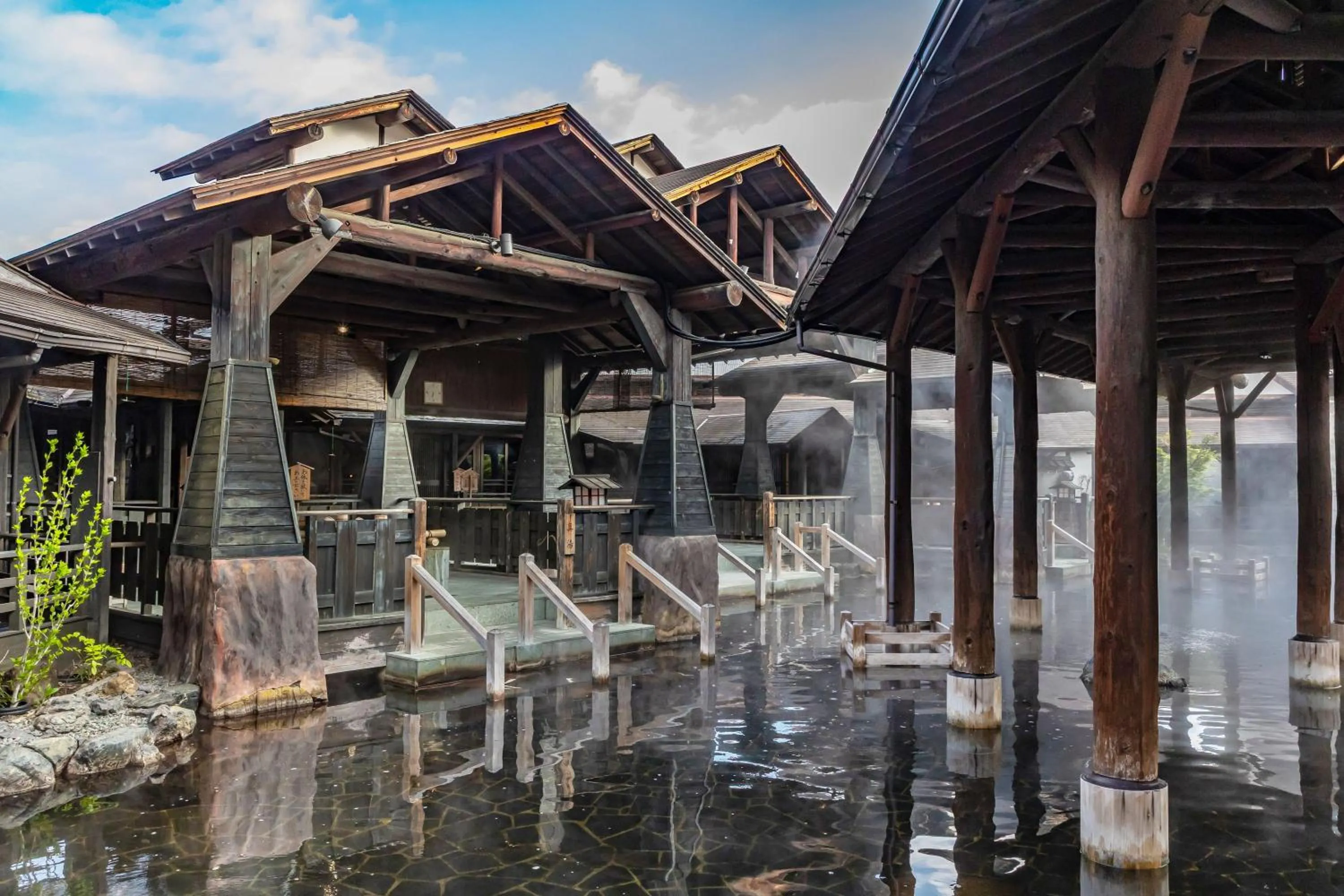 Open Air Bath in Spa Resort Hawaiians VIR Port