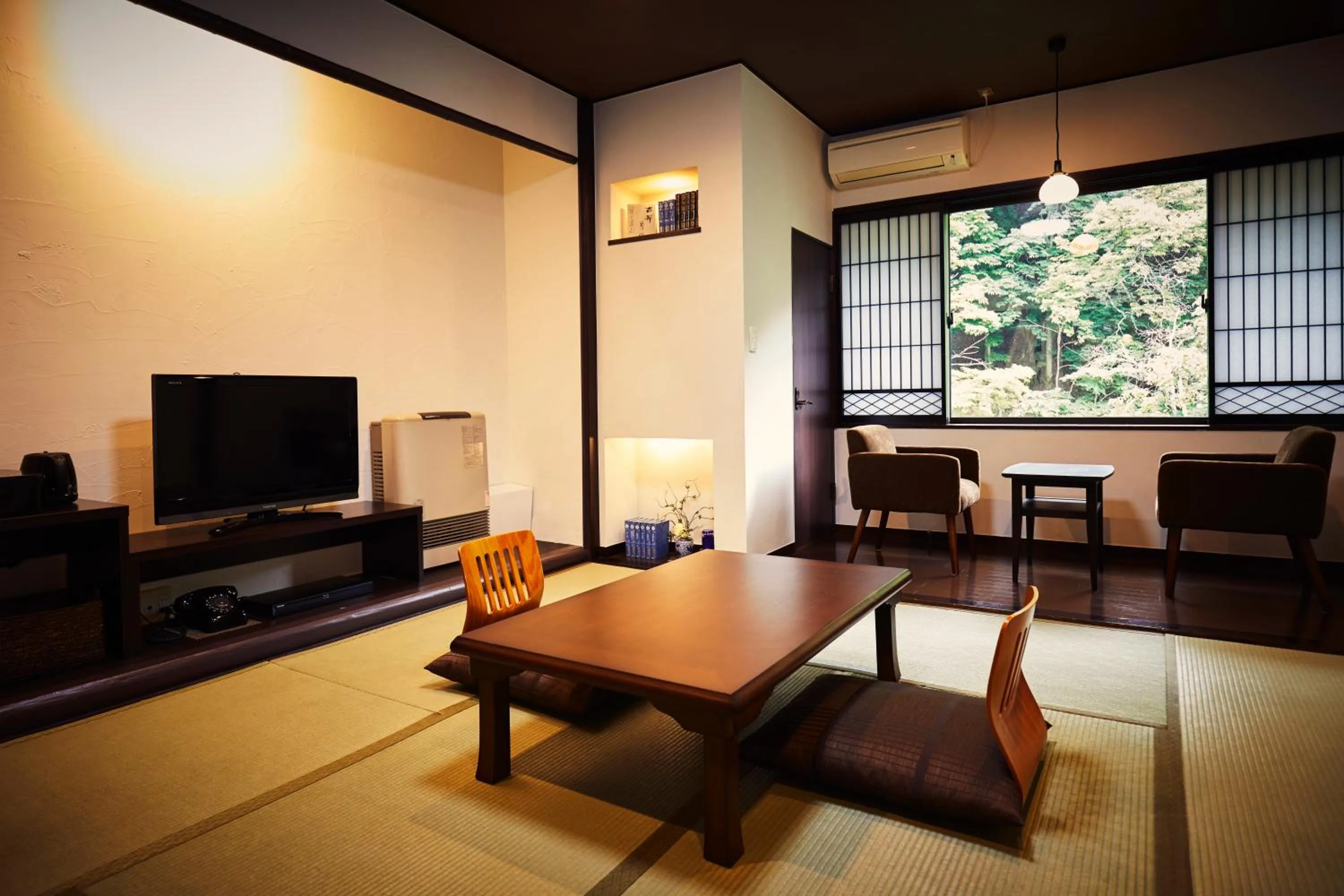 Photo of the whole room in Tateshina Shinyu Onsen