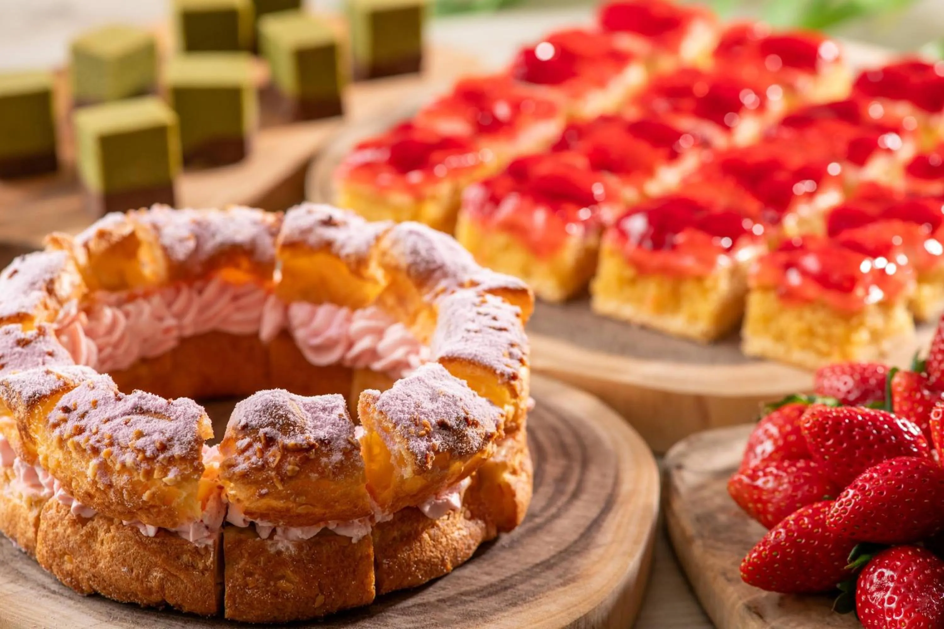 Dinner in Spa Resort Hawaiians Monolith Tower