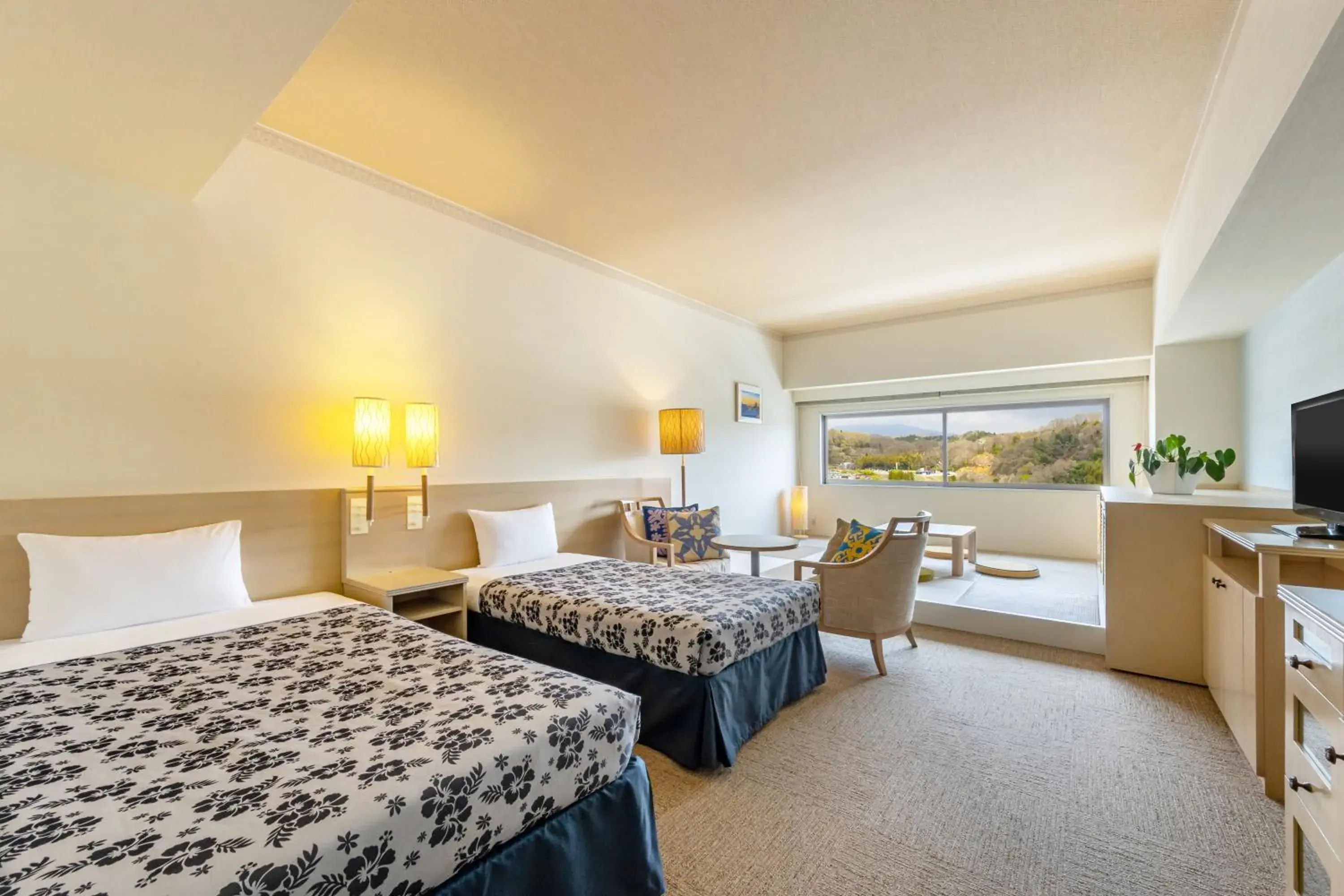 Universal Room with Private Bathroom - Non-Smoking in Spa Resort Hawaiians Monolith Tower Universal Room with Private Bathroom - Non-Smoking in Spa Resort Hawaiians Monolith Tower