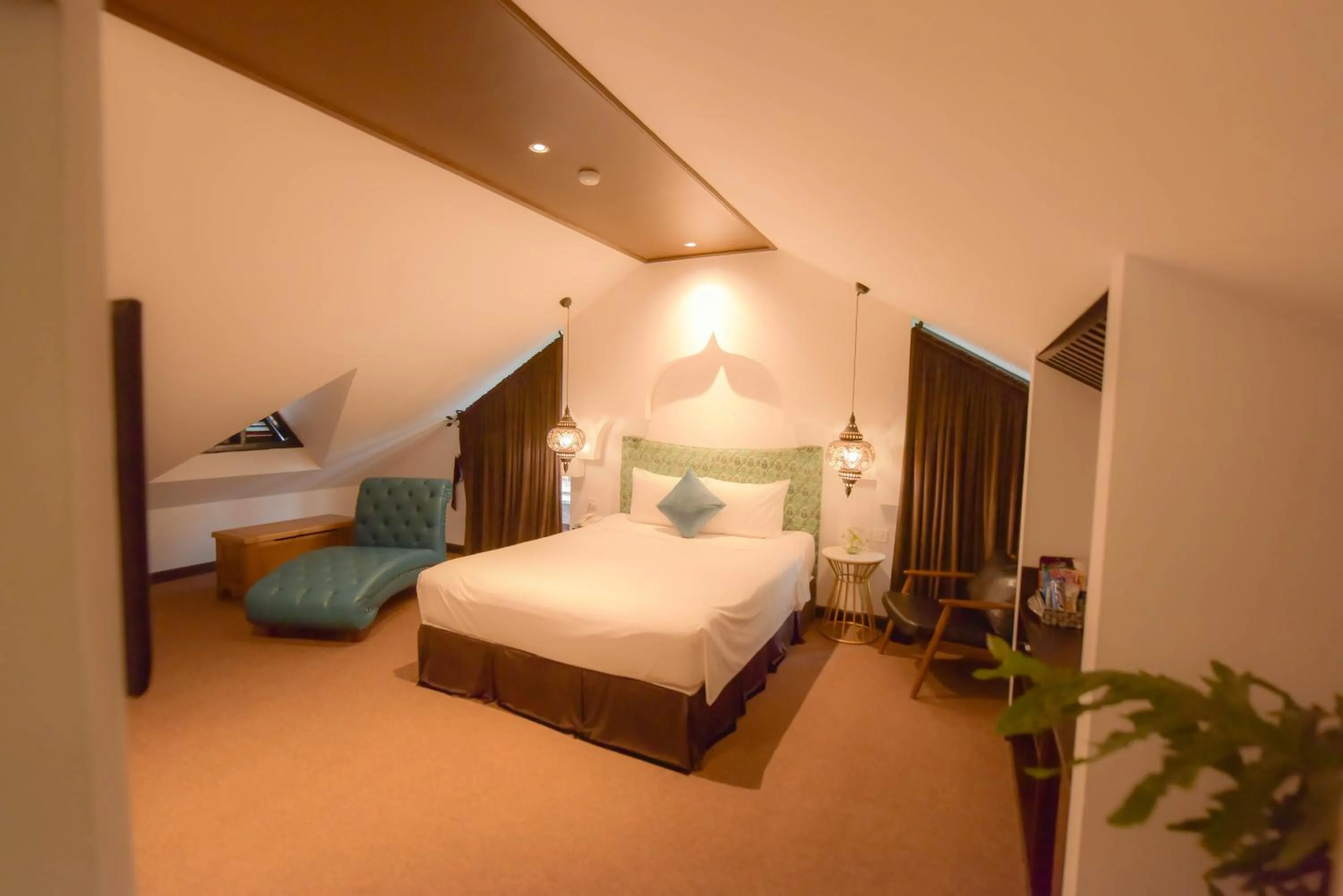 Photo of the whole room, Bed in Rosa Hanoi Hotel