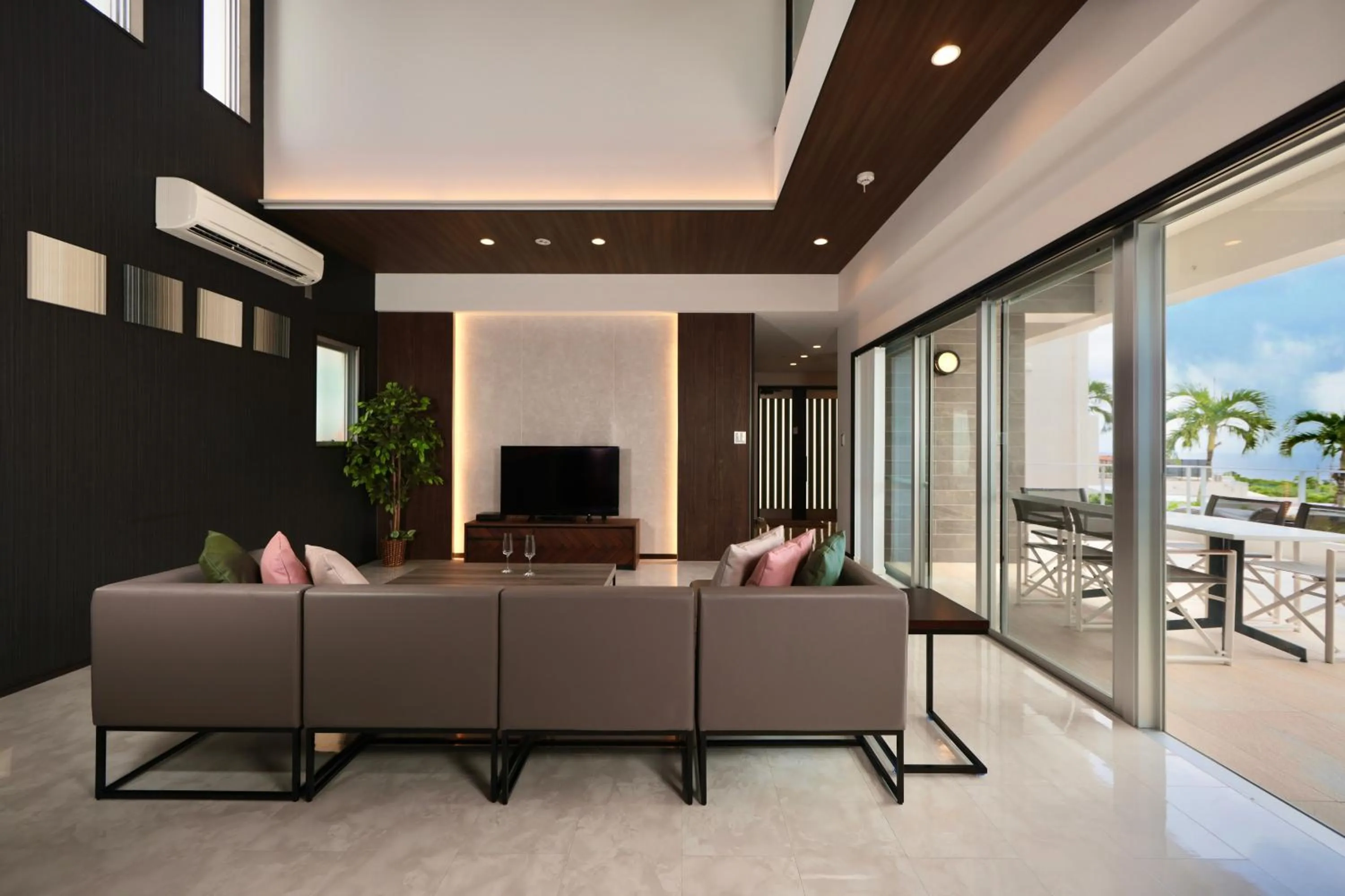 TV and multimedia in Crystal Villa Imgya