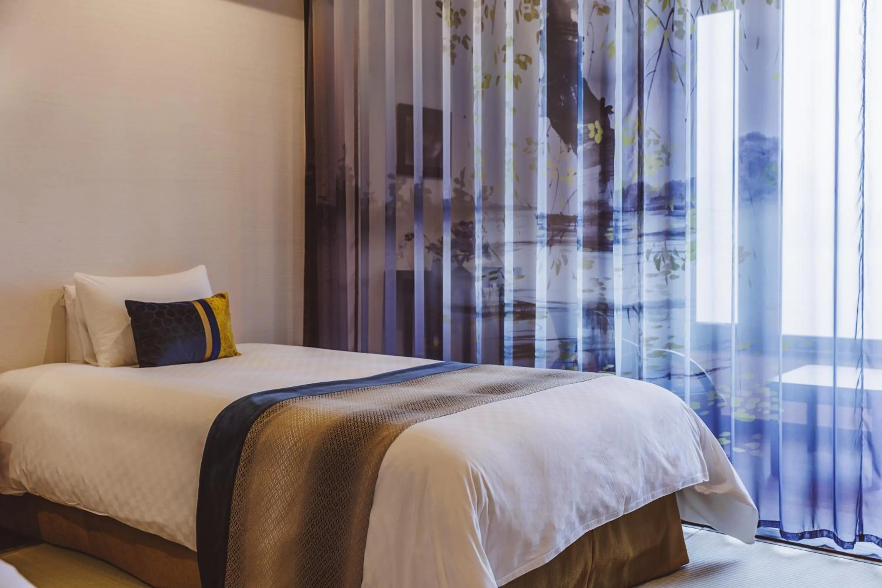 Photo of the whole room, Bed in Kamisuwa Onsen Shinyu