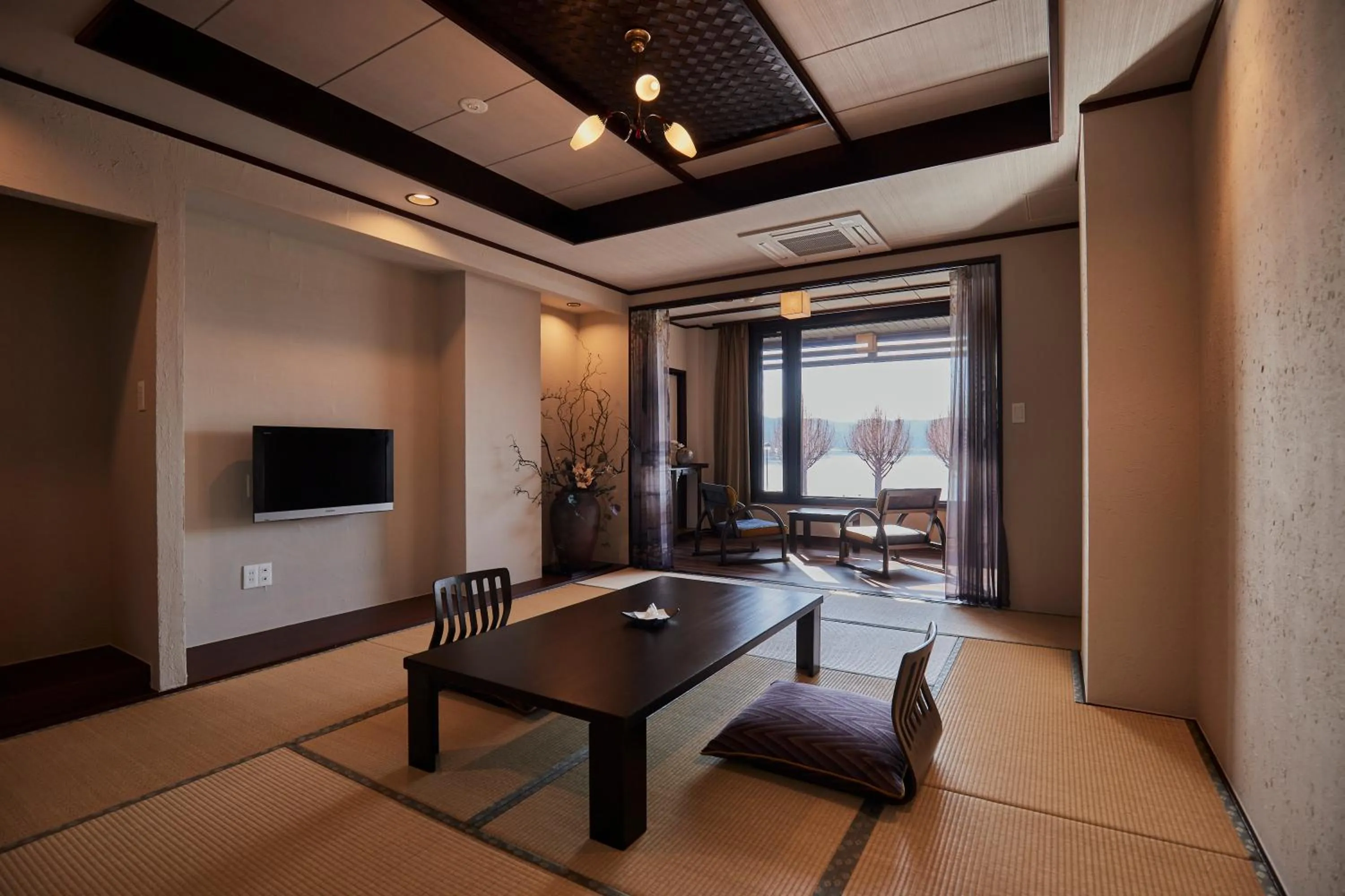 Photo of the whole room in Kamisuwa Onsen Shinyu