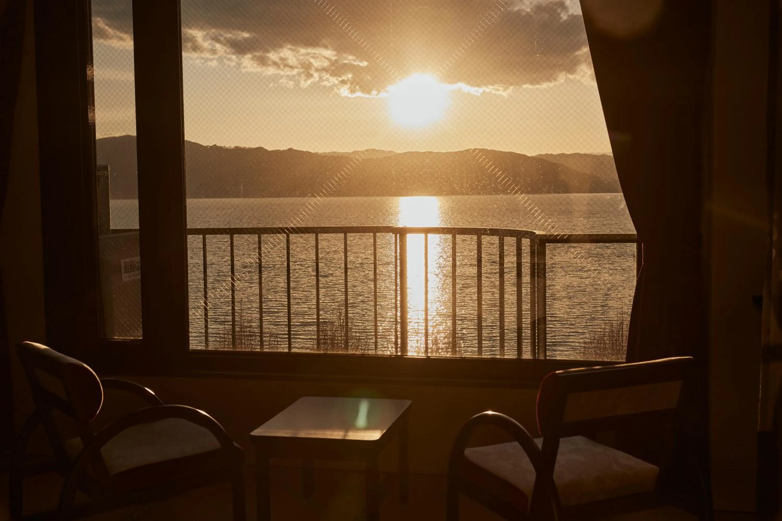 Sunset in Kamisuwa Onsen Shinyu