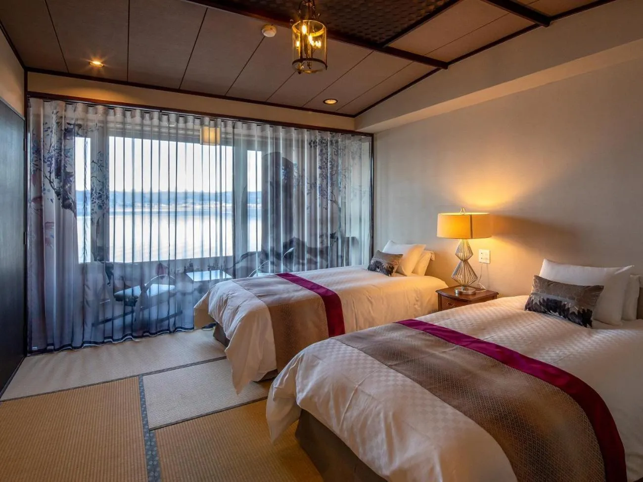 Photo of the whole room, Bed in Kamisuwa Onsen Shinyu