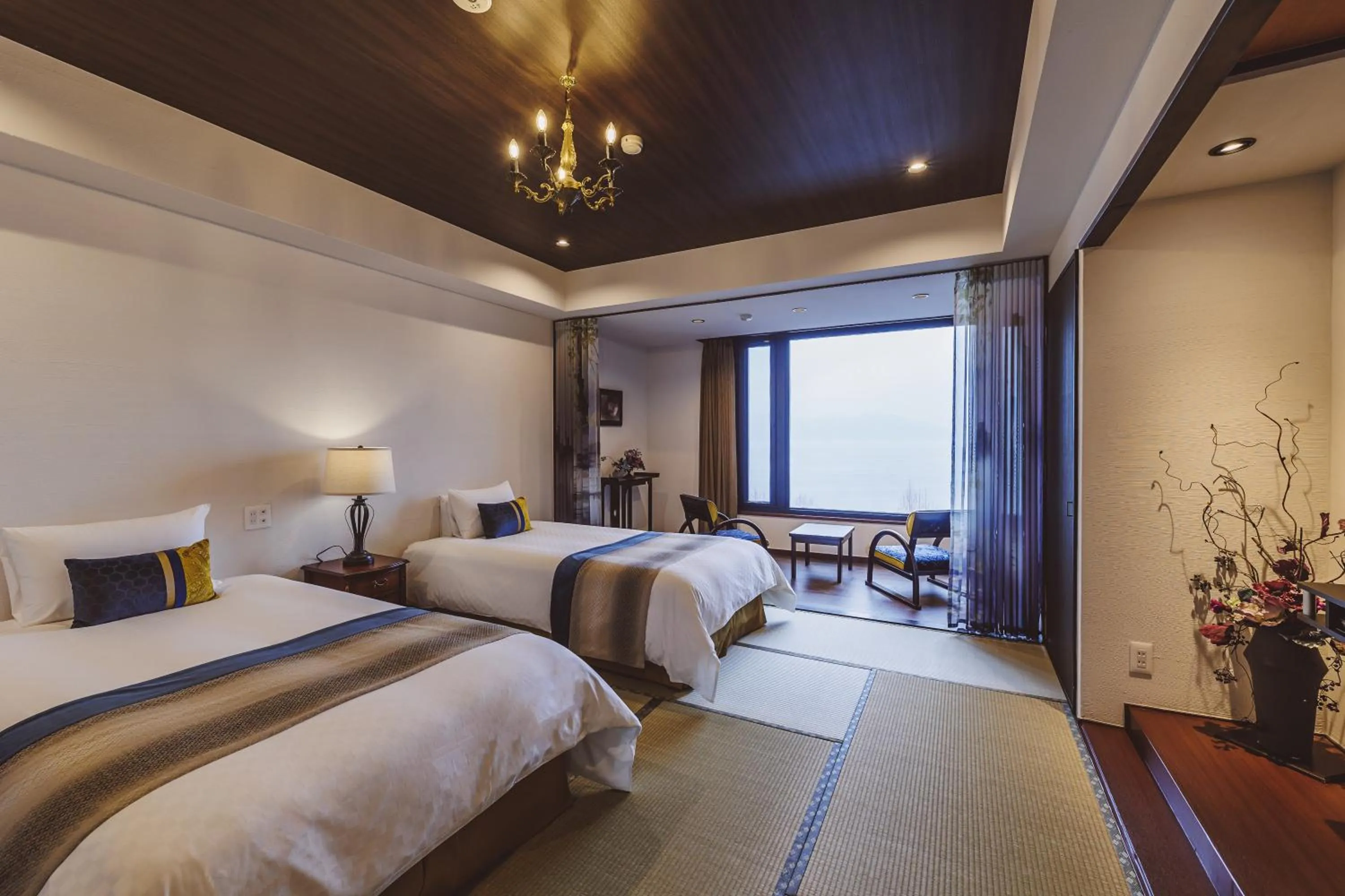 Bed in Kamisuwa Onsen Shinyu