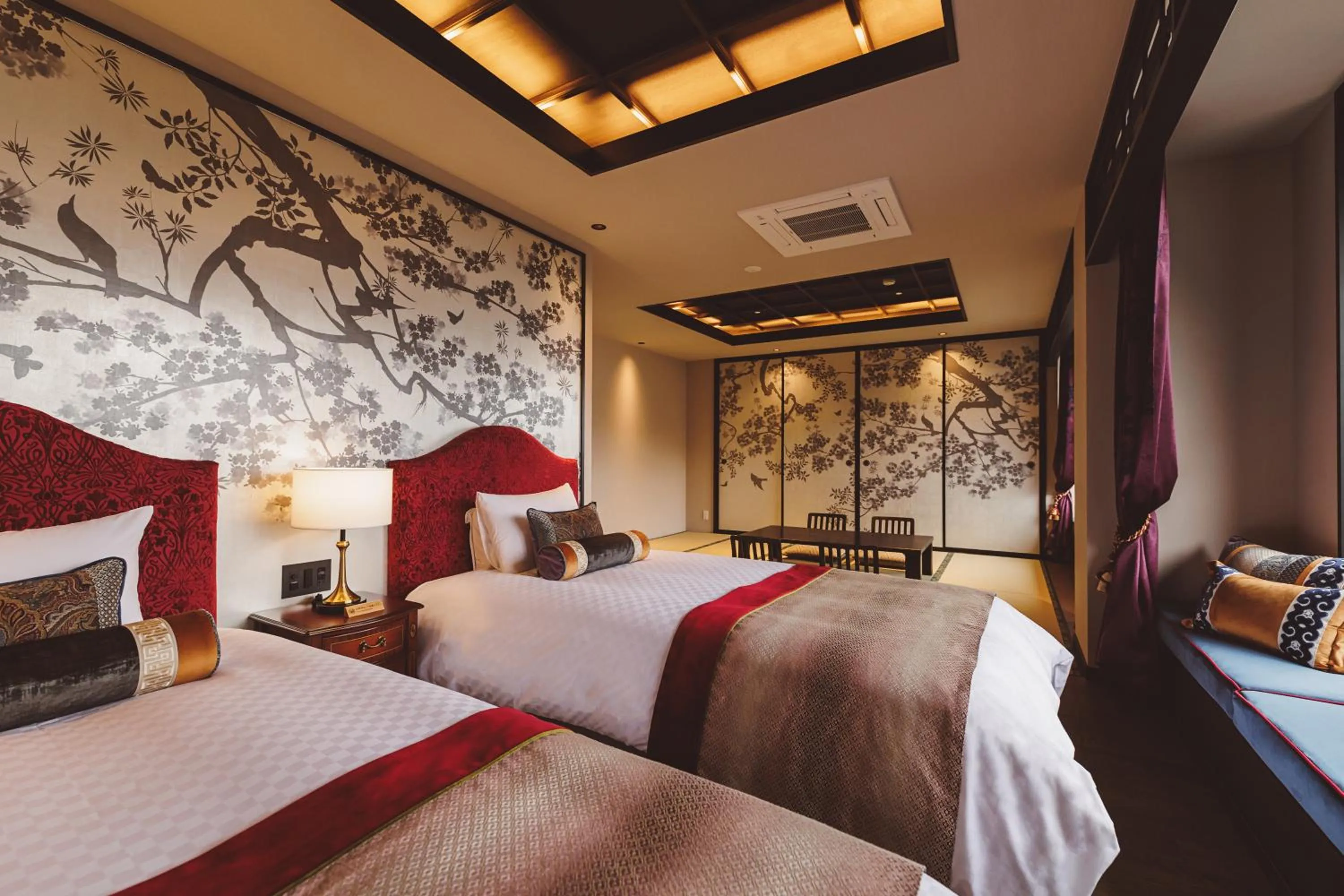 Bed in Kamisuwa Onsen Shinyu