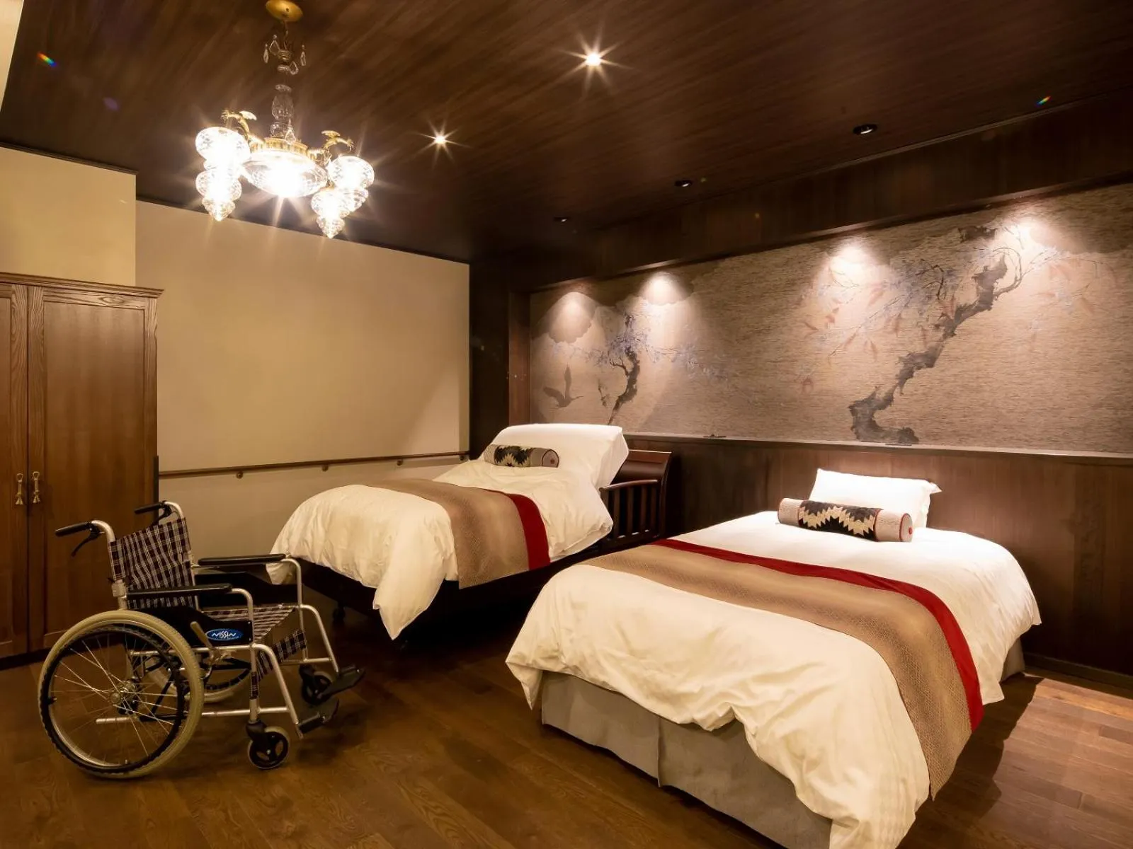 Photo of the whole room, Bed in Kamisuwa Onsen Shinyu