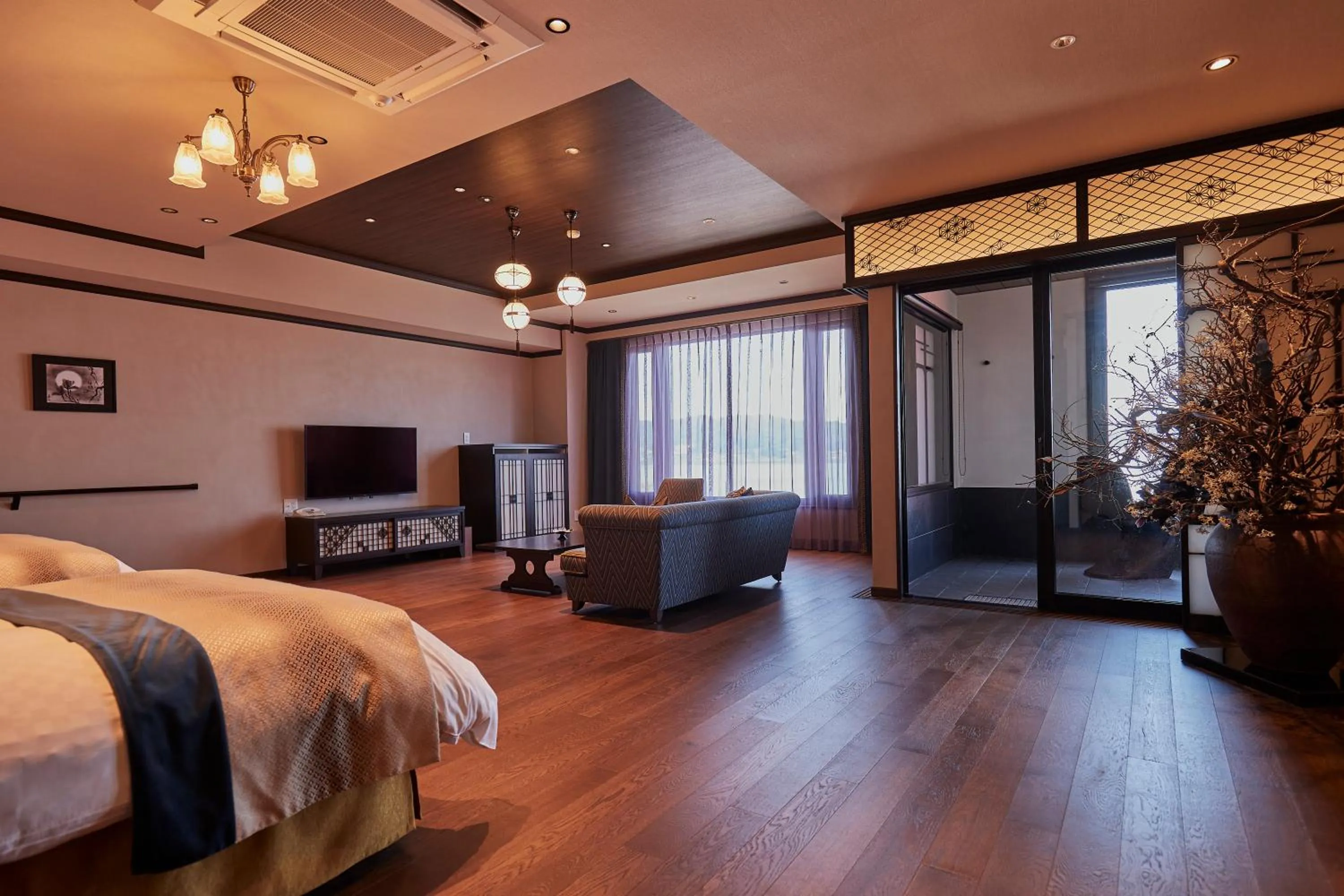 Photo of the whole room, Bed in Kamisuwa Onsen Shinyu
