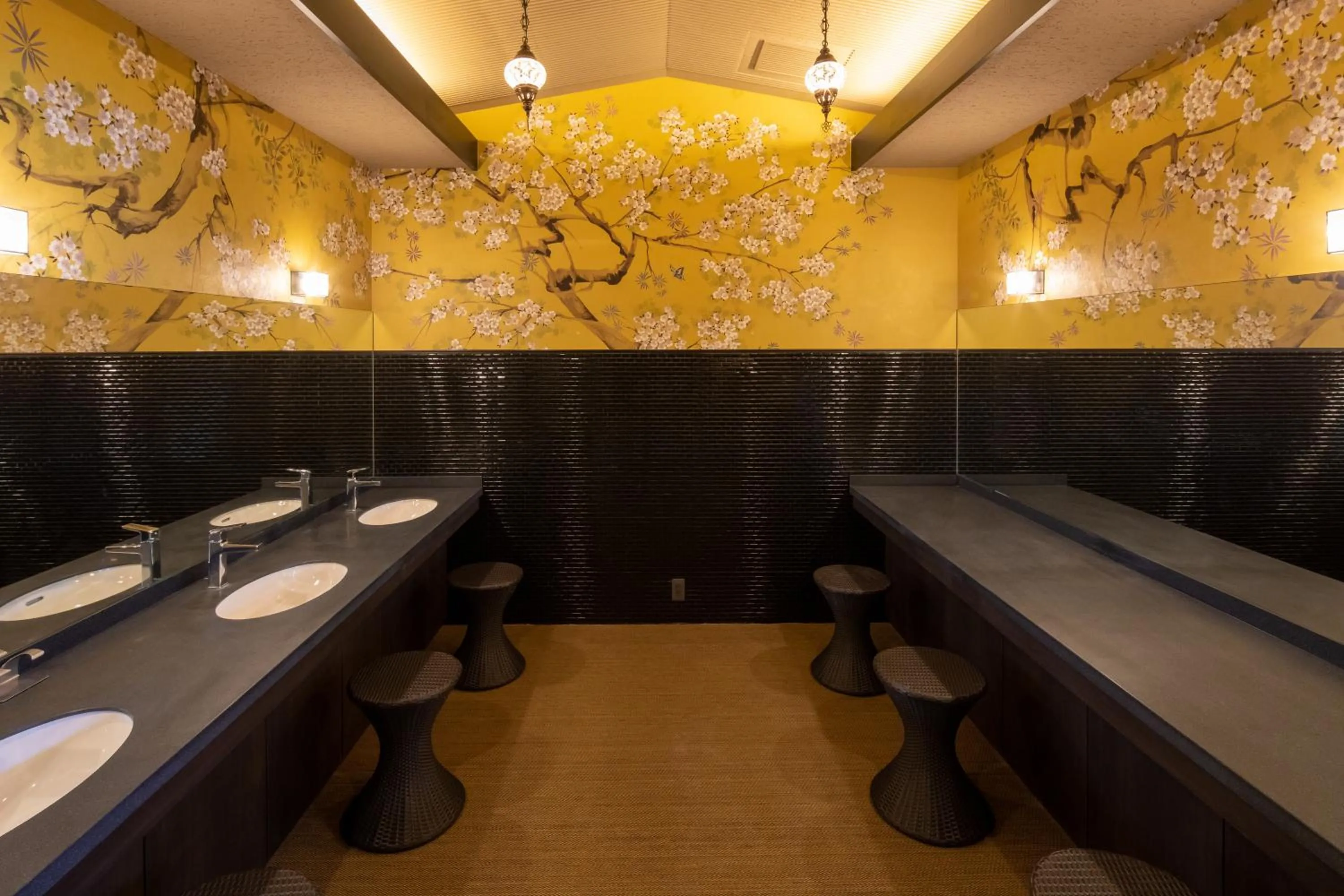 Public Bath in Kamisuwa Onsen Shinyu