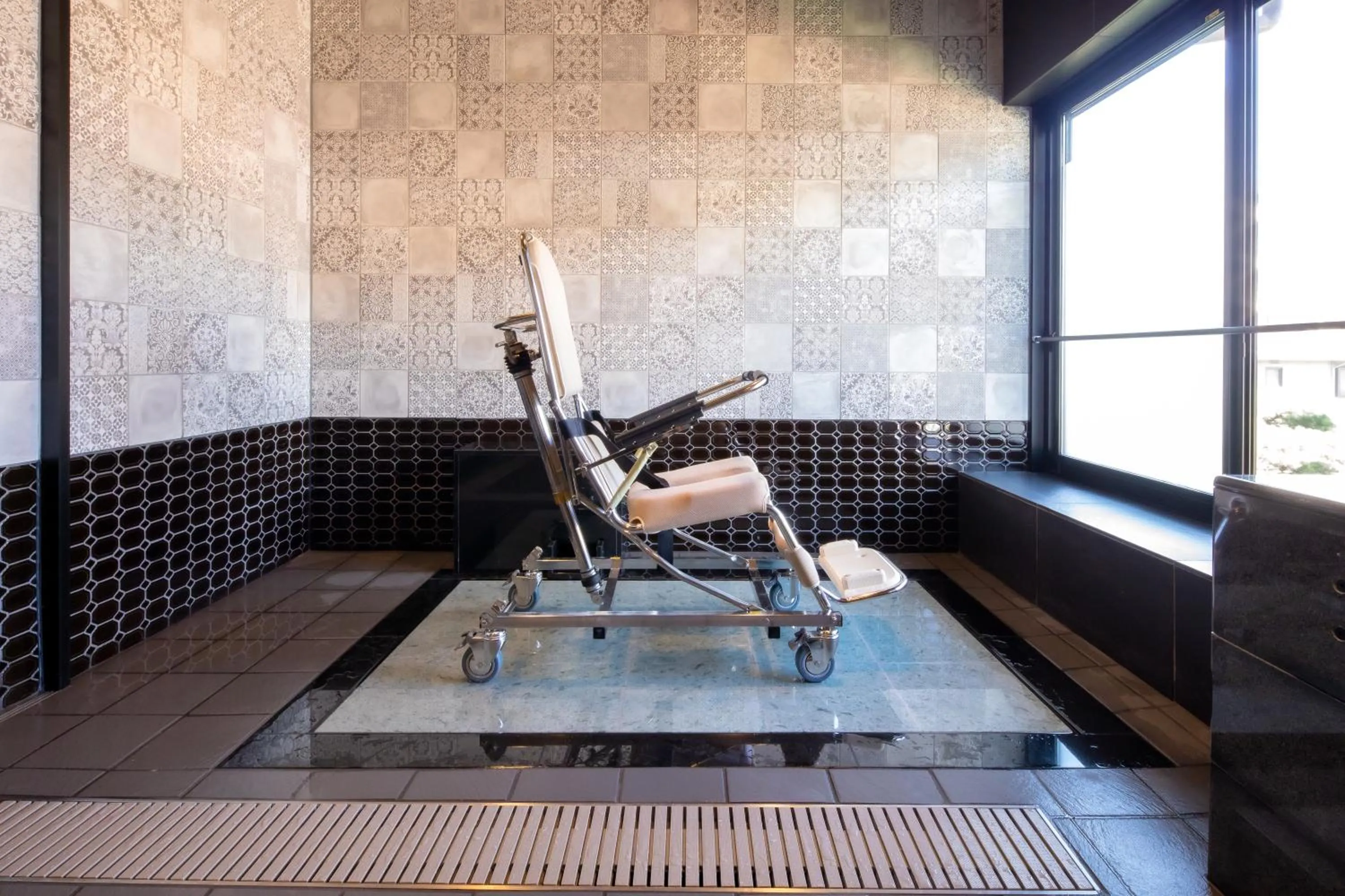 Open Air Bath in Kamisuwa Onsen Shinyu