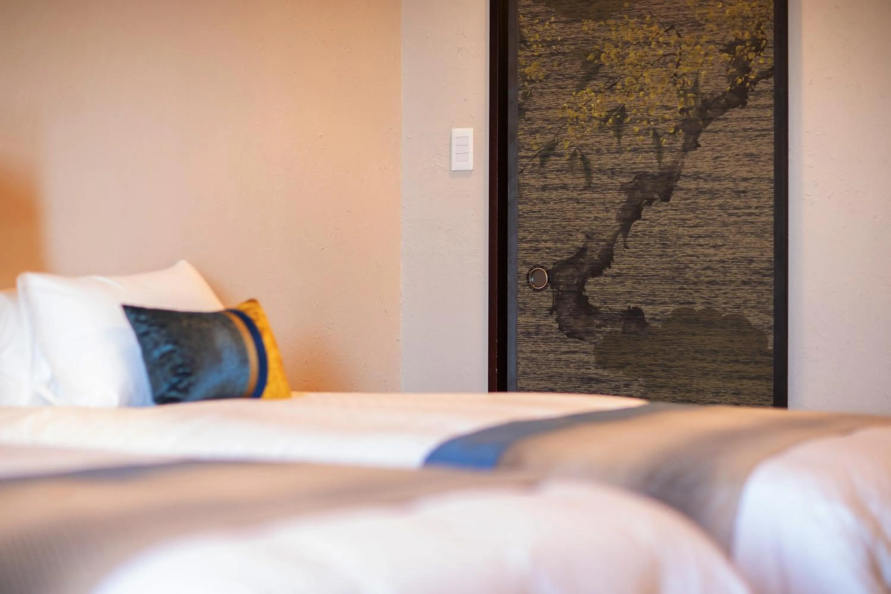 Bedroom, Bed in Kamisuwa Onsen Shinyu