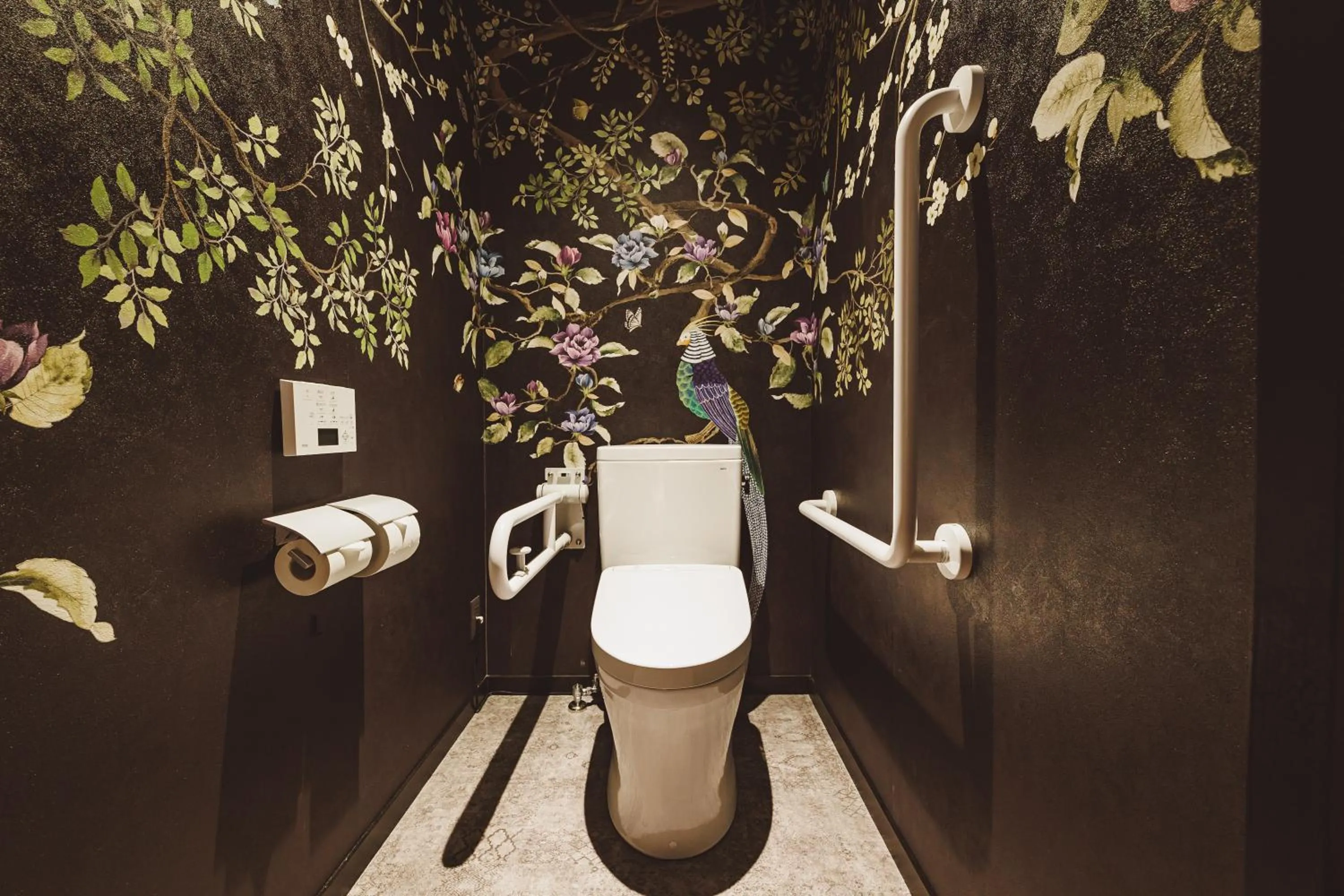 Toilet in Kamisuwa Onsen Shinyu