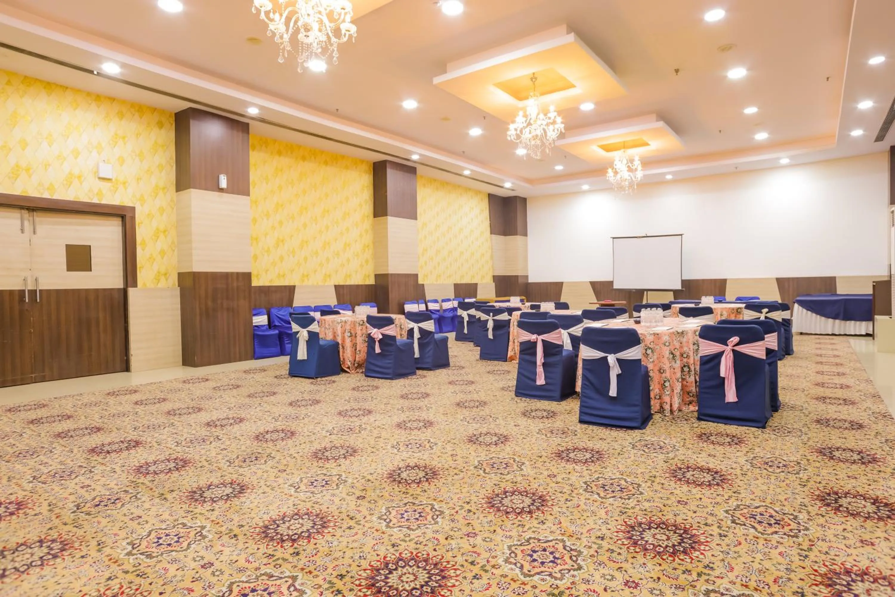 Banquet/Function facilities in Hyphen Premier-Business Hotel
