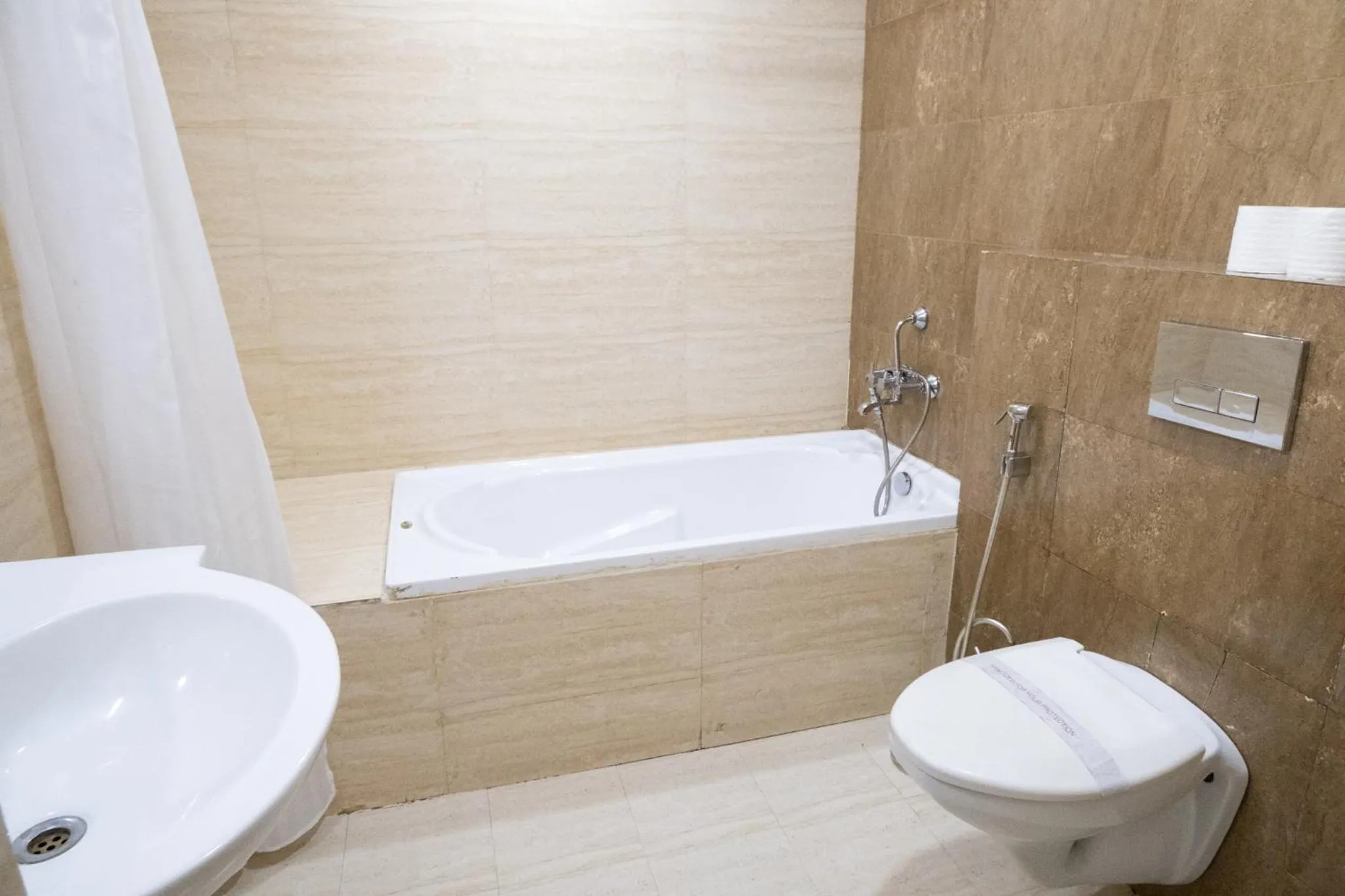 Bath in Hyphen Premier-Business Hotel