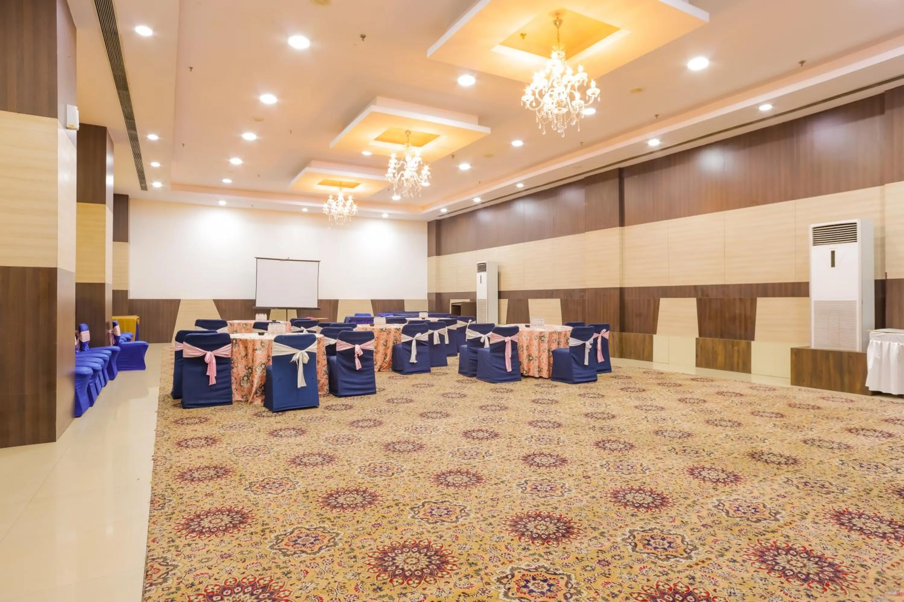 Banquet/Function facilities in Hyphen Premier-Business Hotel
