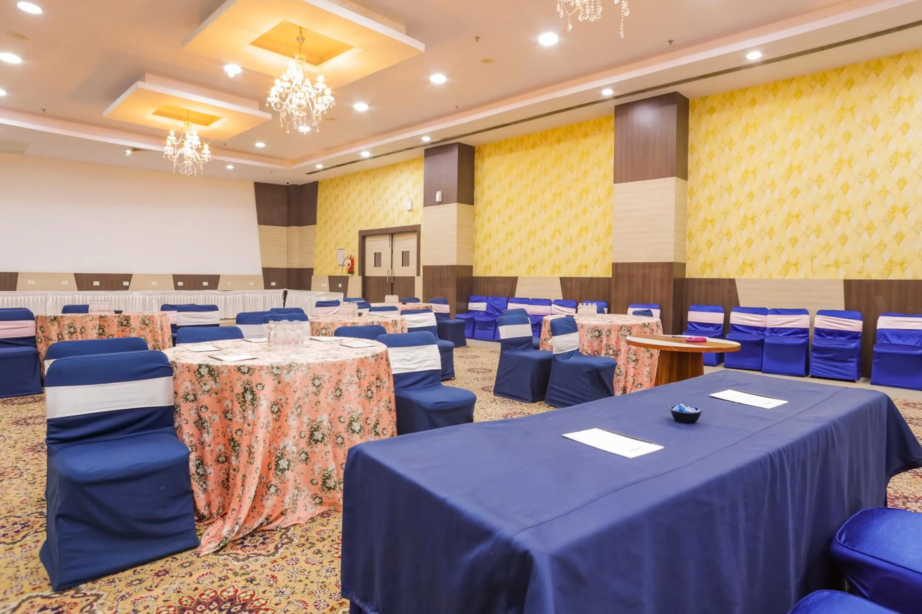 Banquet/Function facilities in Hyphen Premier-Business Hotel