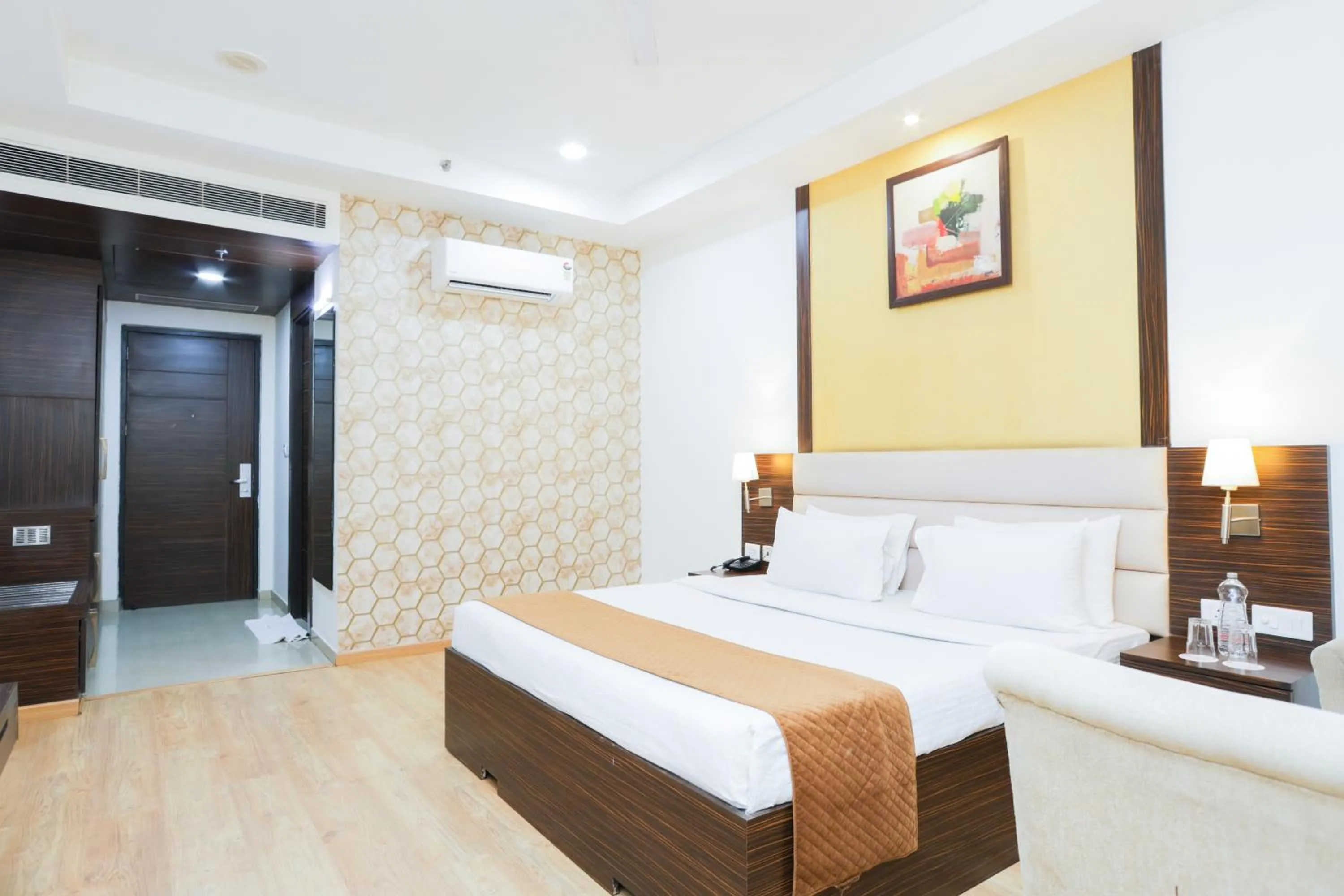 Bedroom, Bed in Hyphen Premier-Business Hotel