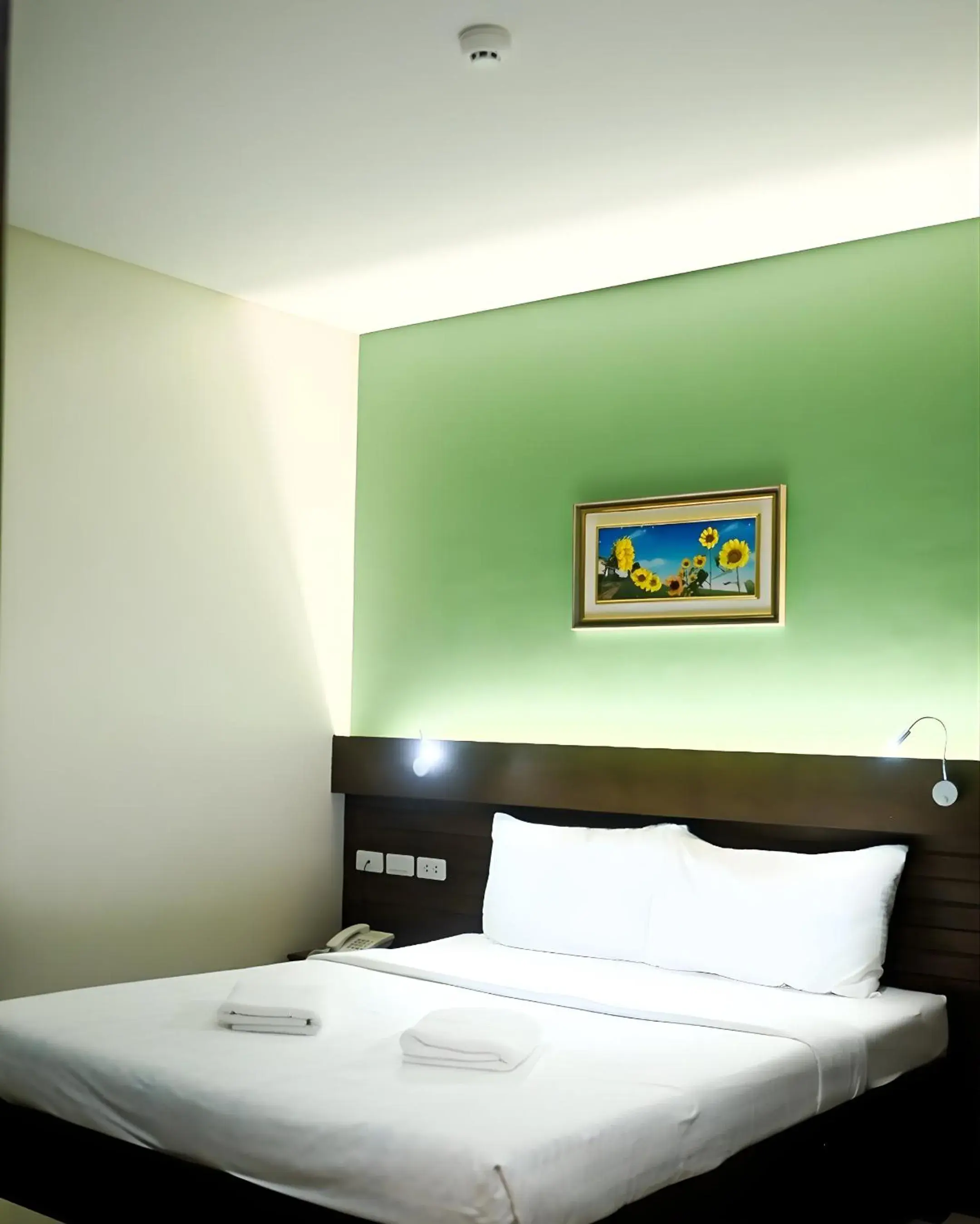 Standard Queen Room in Cresebo Mansion Standard Queen Room in Cresebo Mansion