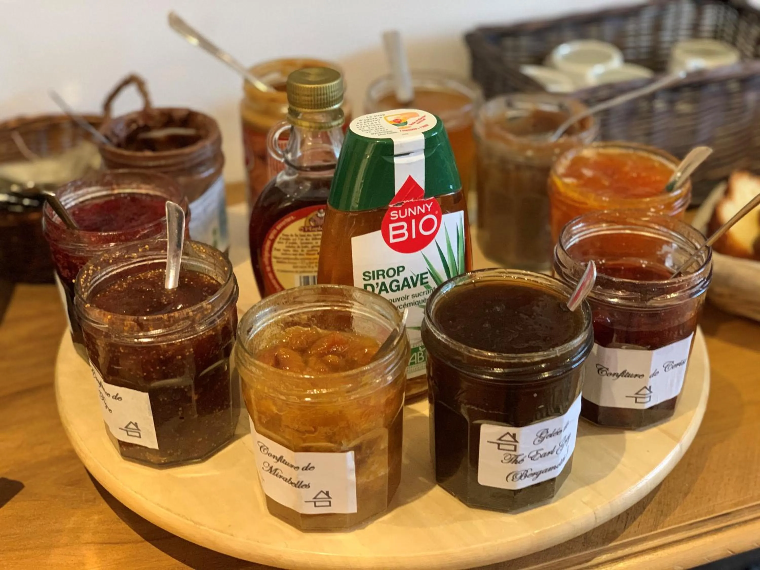 Buffet breakfast in Logis Hotel Maison Carrée Restaurant O Carré dArt