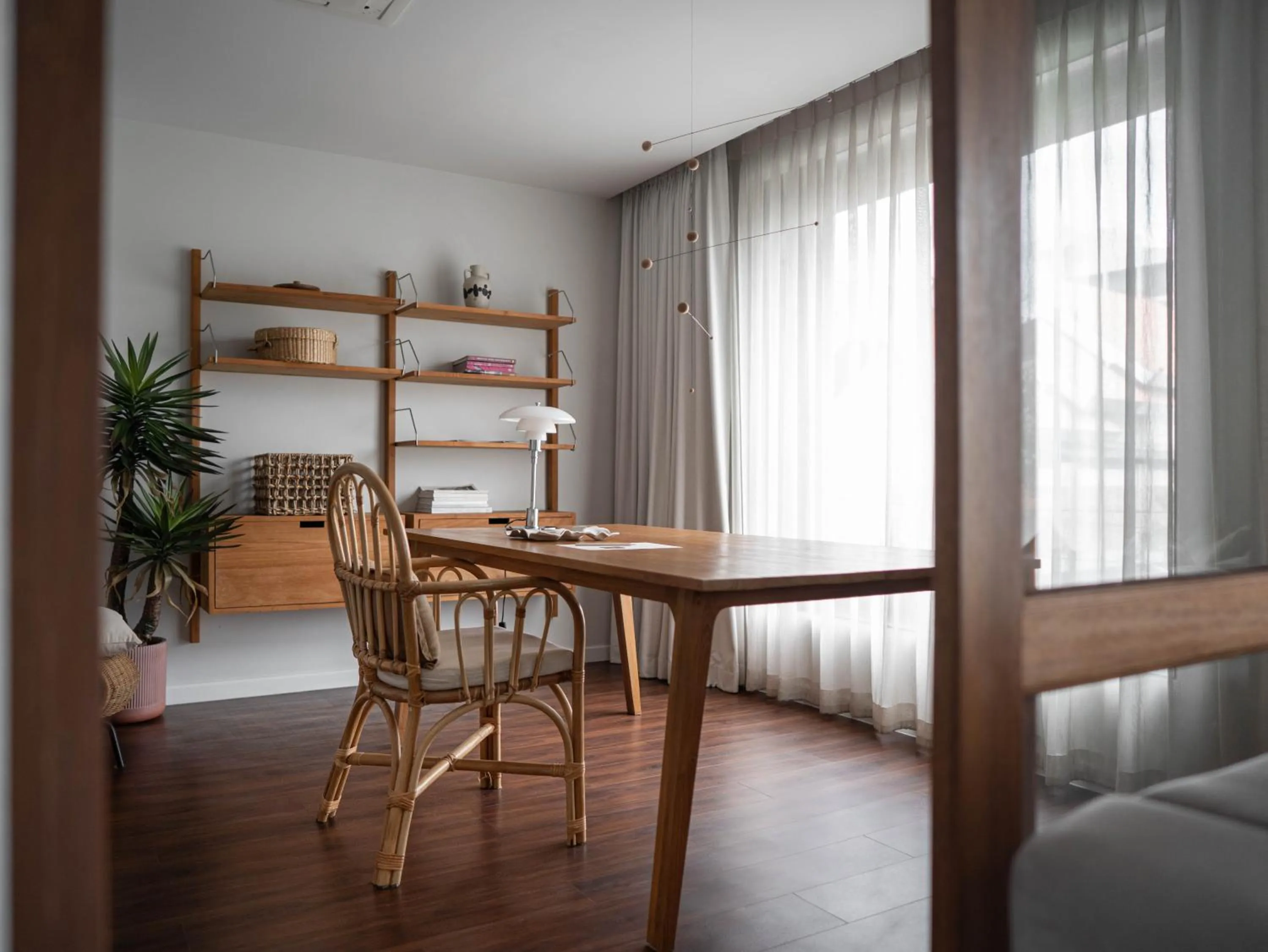 Living room in The Earth Hotel