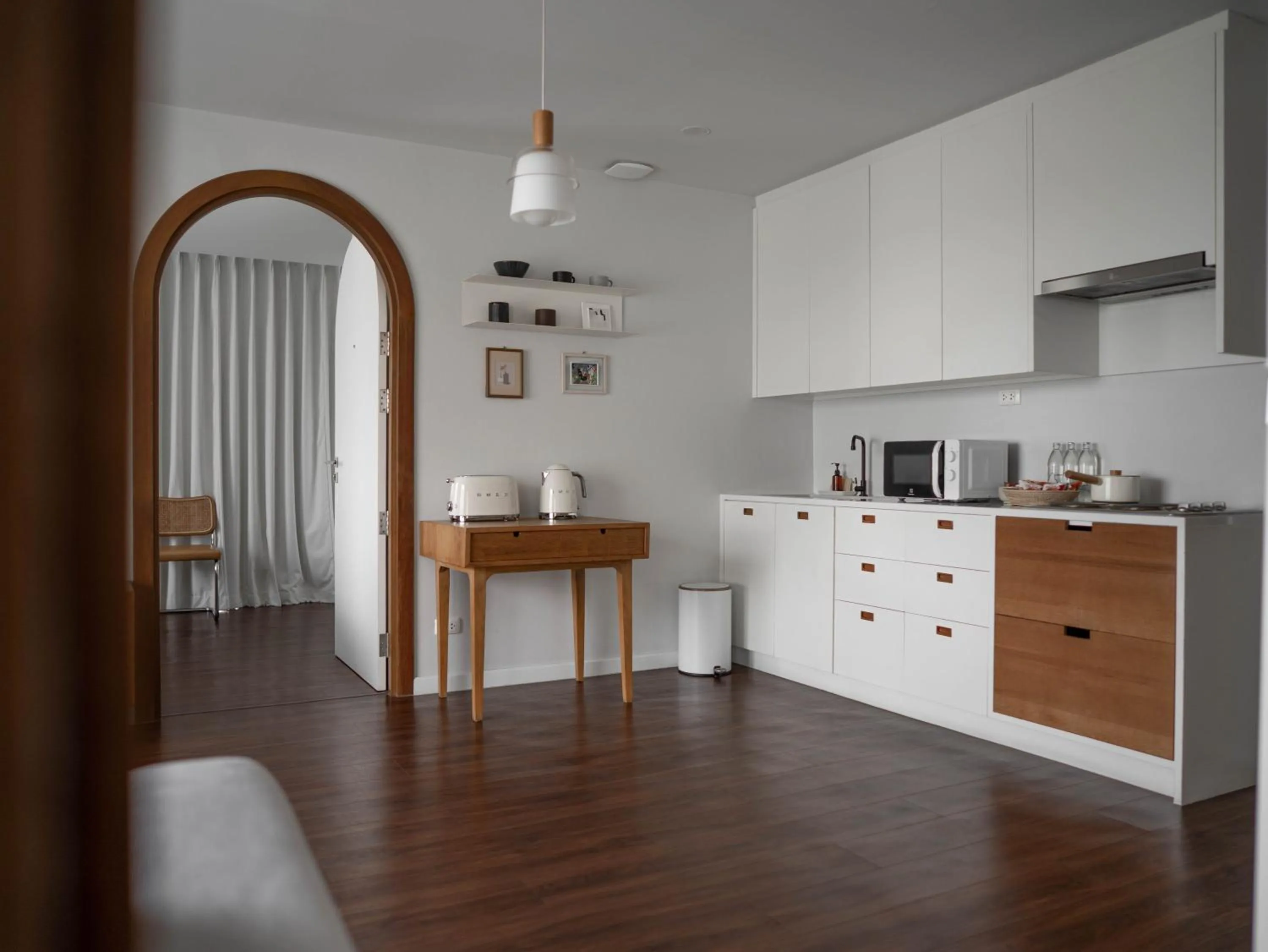 Living room in The Earth Hotel