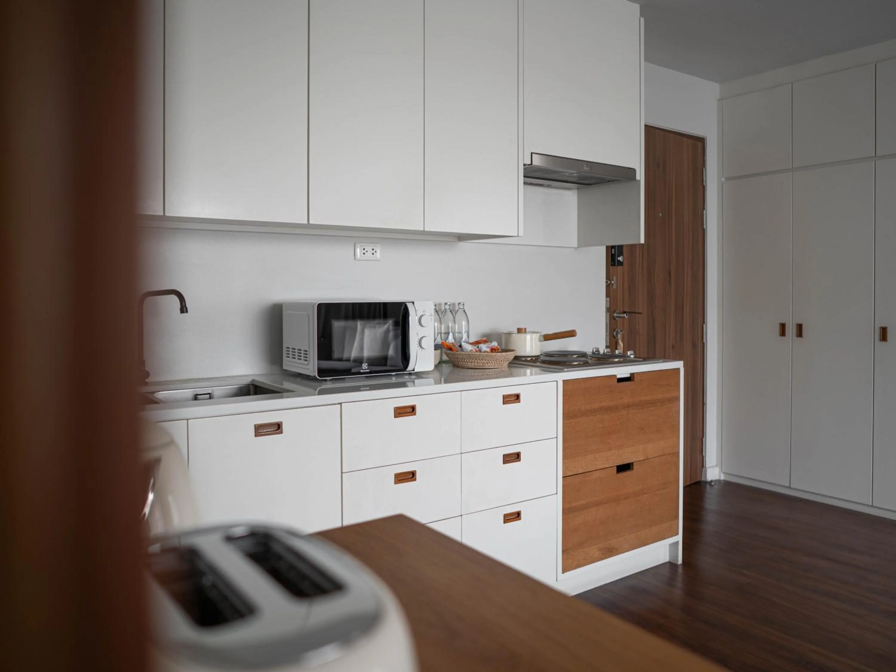 Living room in The Earth Hotel