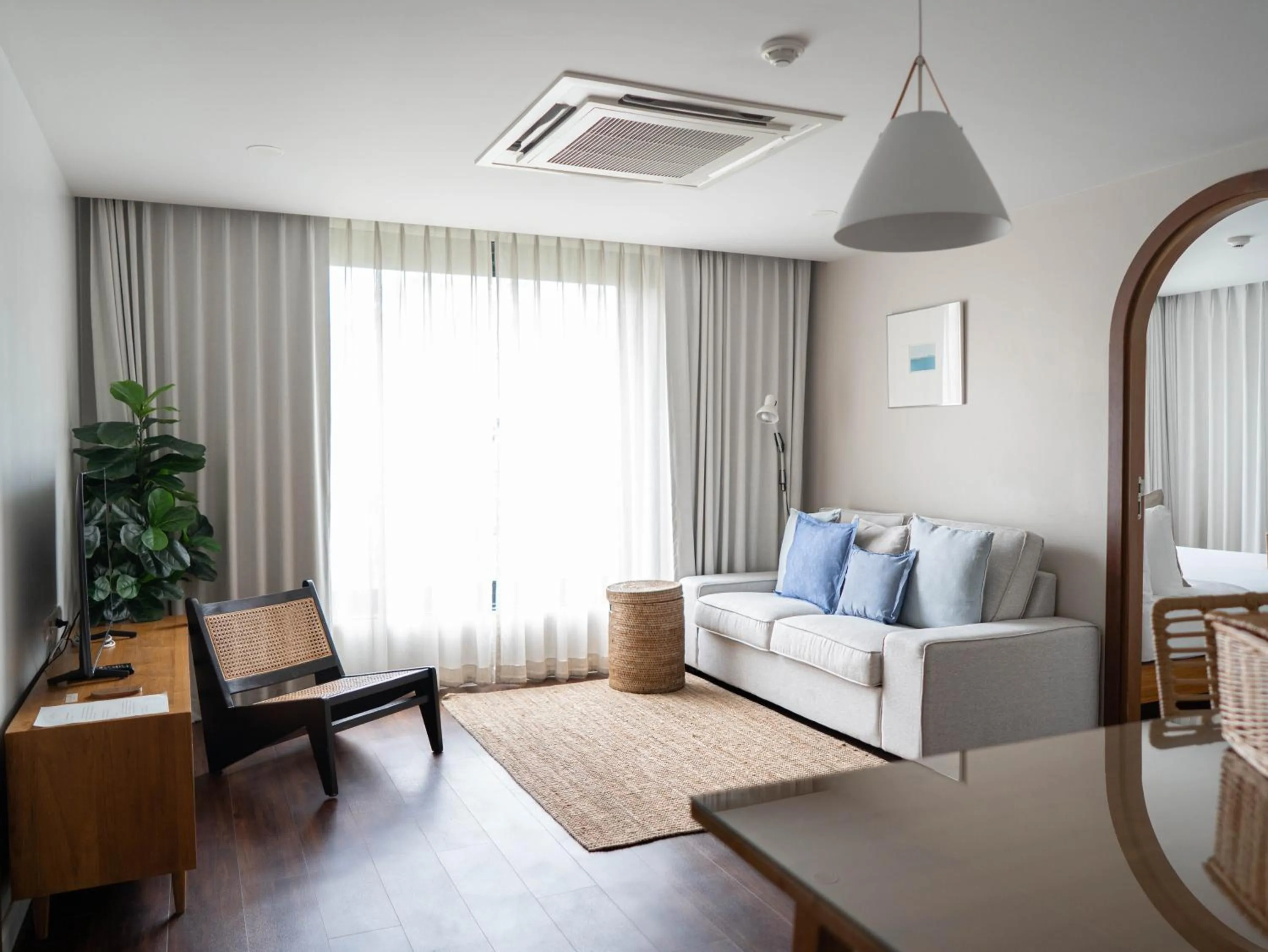 Living room in The Earth Hotel