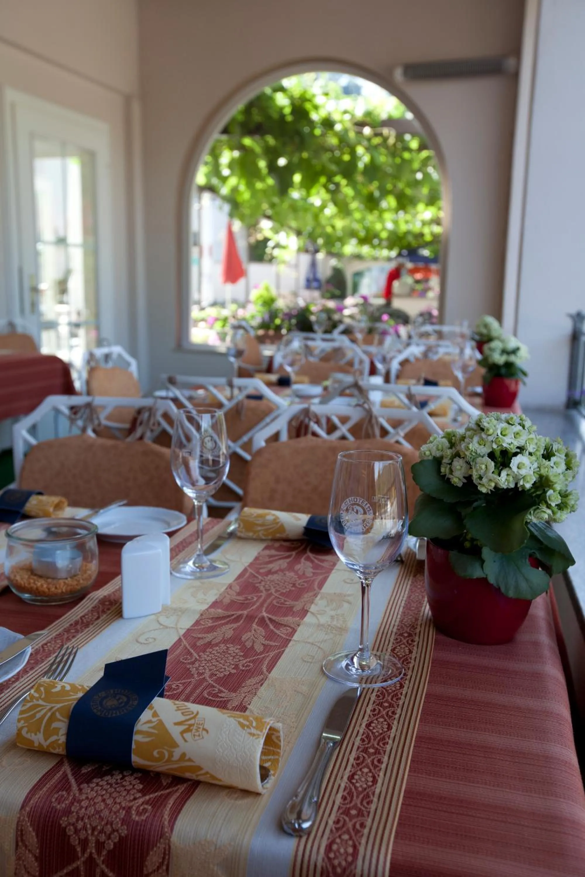 Restaurant/places to eat in Hotel Zwei Mohren