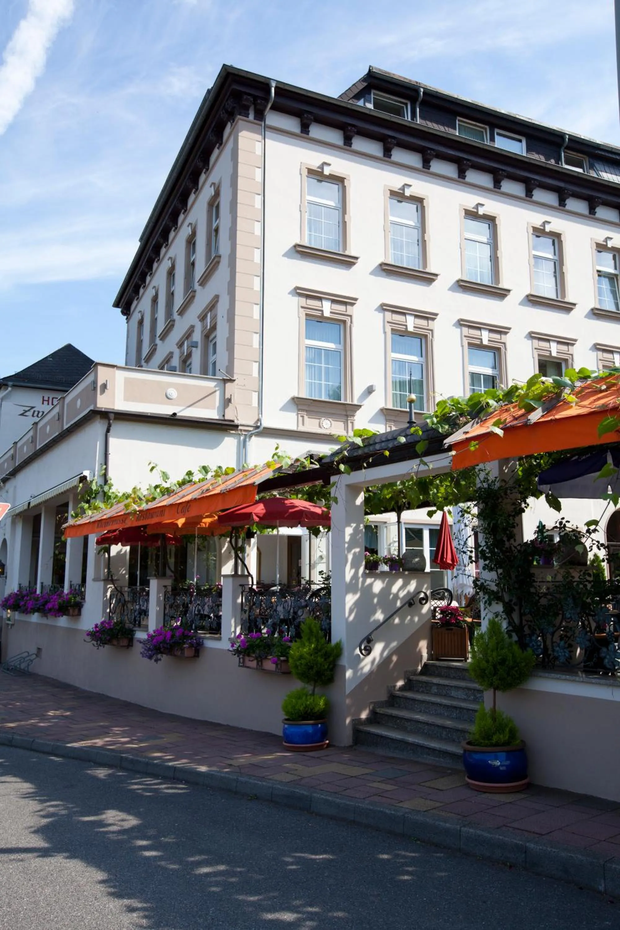 Facade/entrance in Hotel Zwei Mohren
