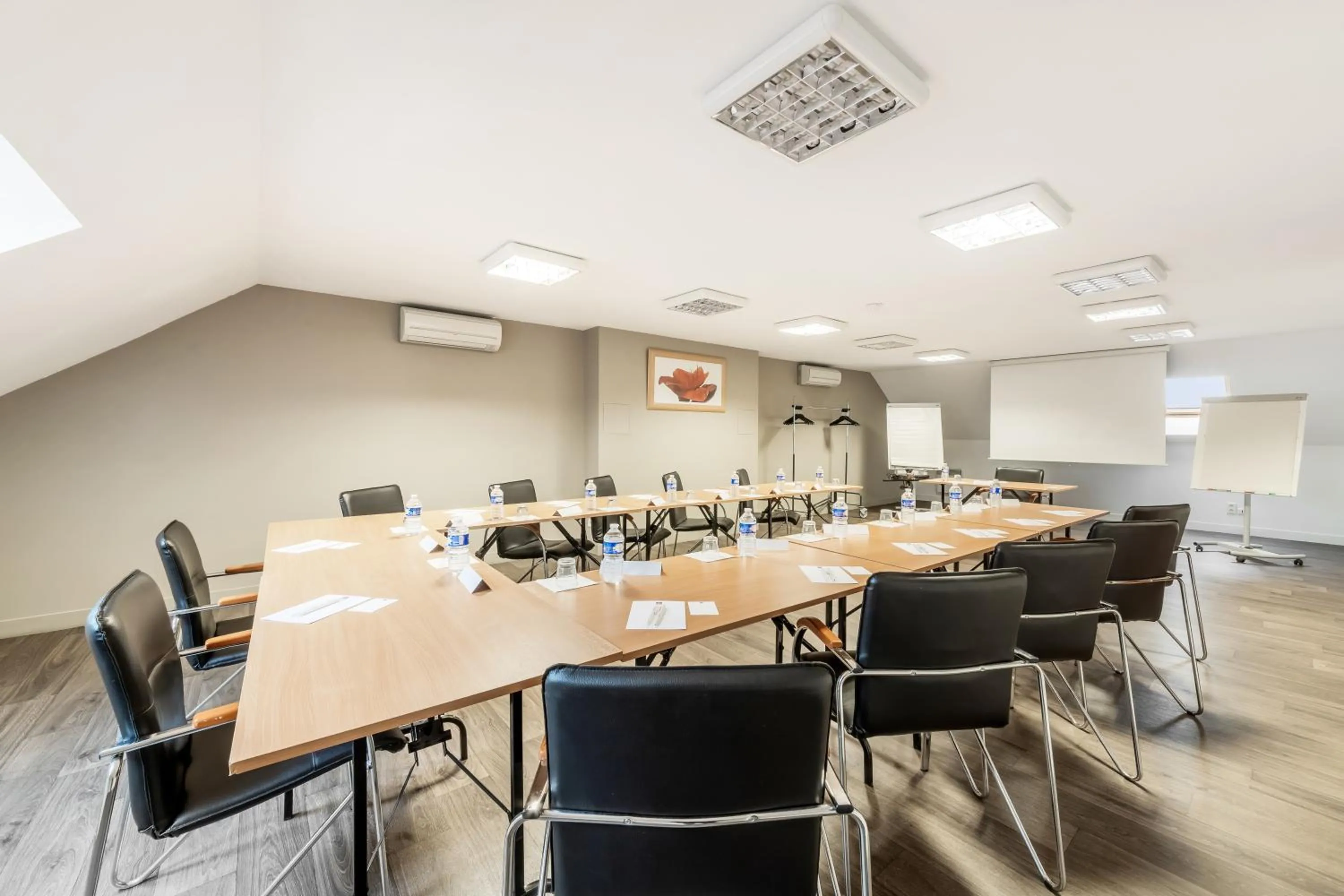 Meeting/conference room in Comfort Hotel Orleans Saran