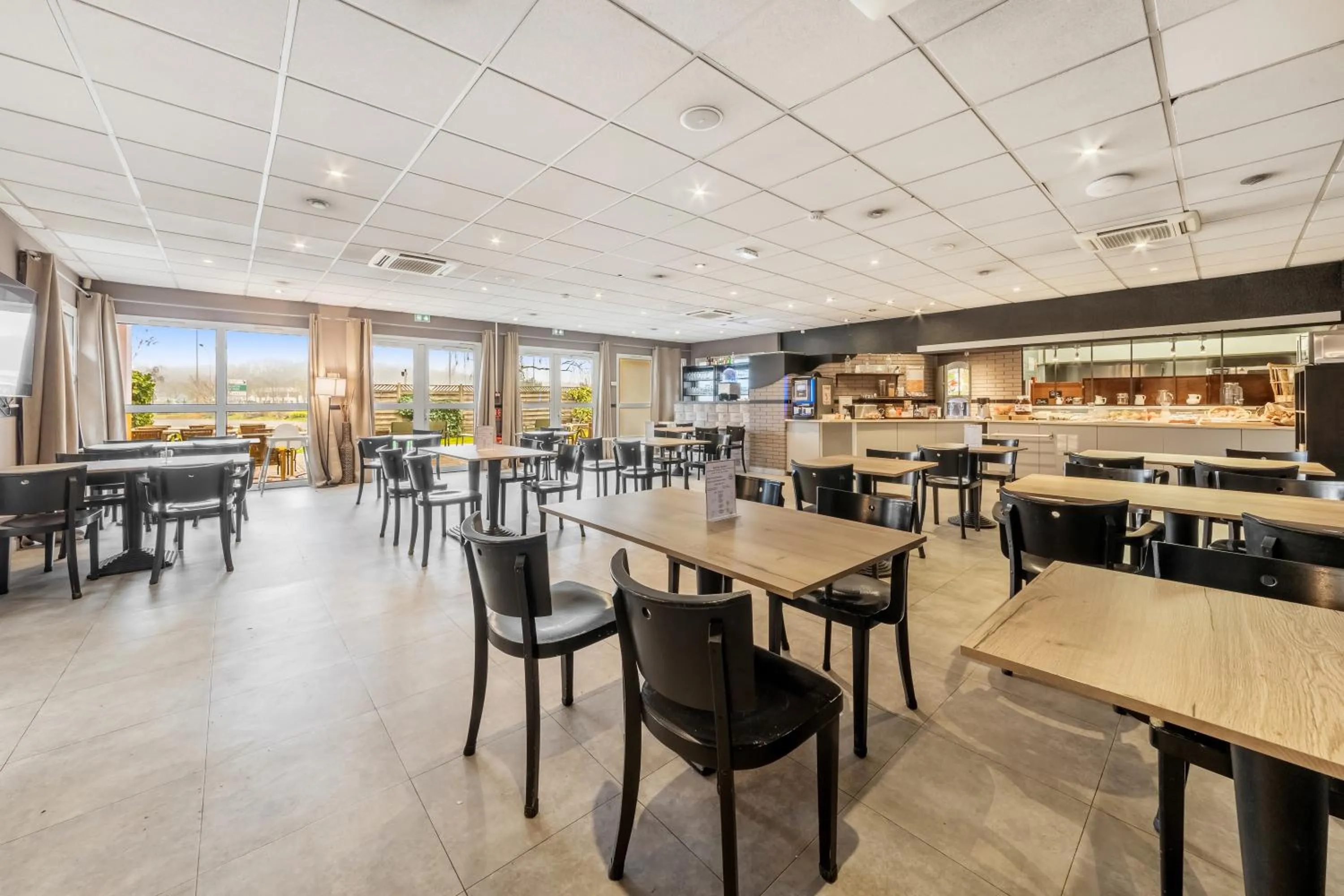 Breakfast in Comfort Hotel Orleans Saran