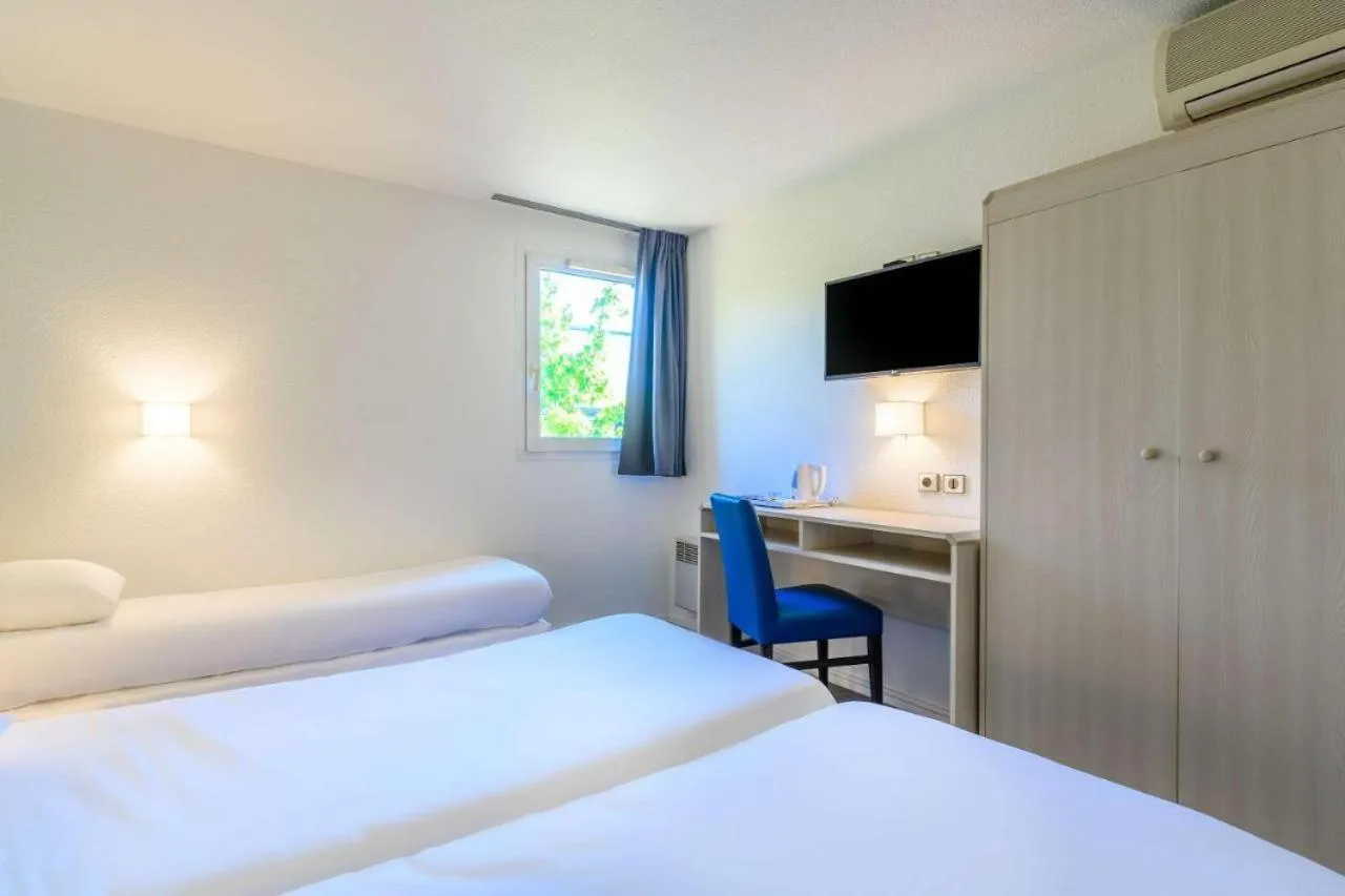 Bed in Comfort Hotel Orleans Saran