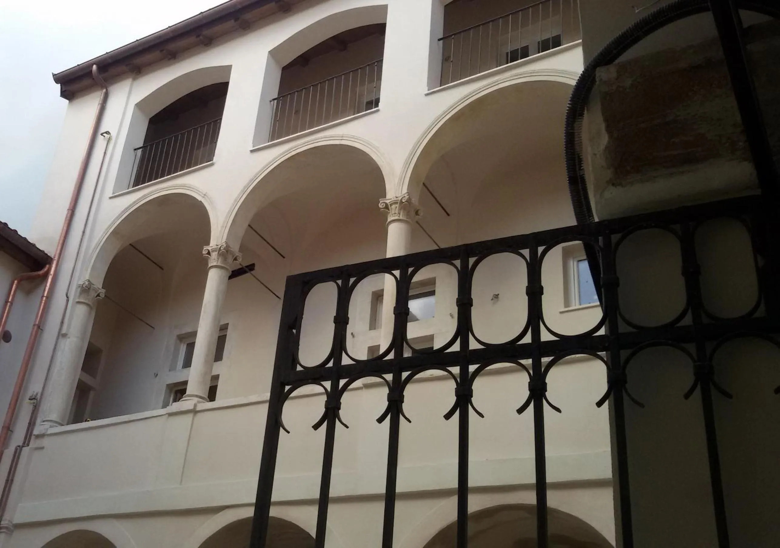 Property building in Aquila Antica