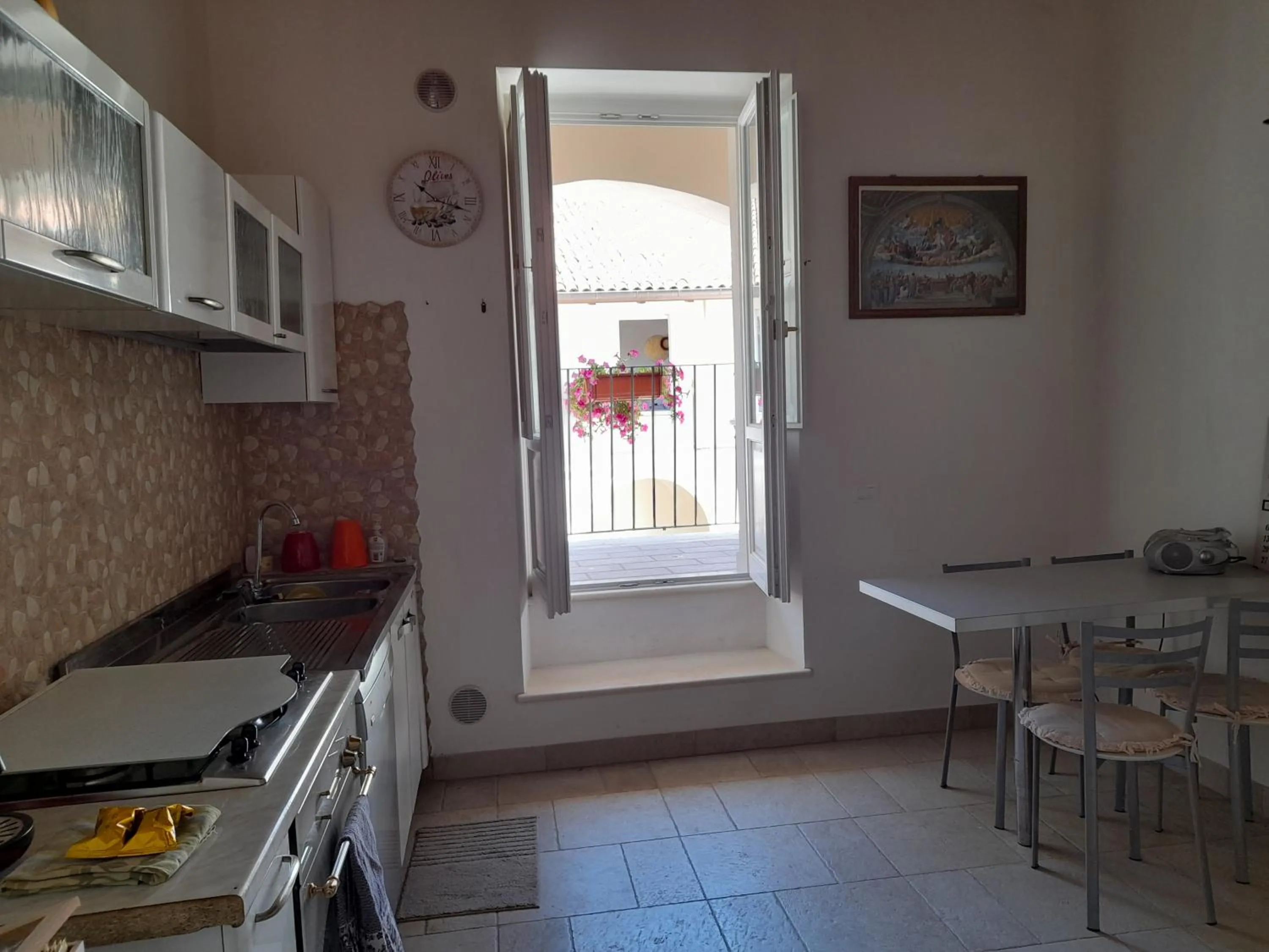 Kitchen or kitchenette in Aquila Antica