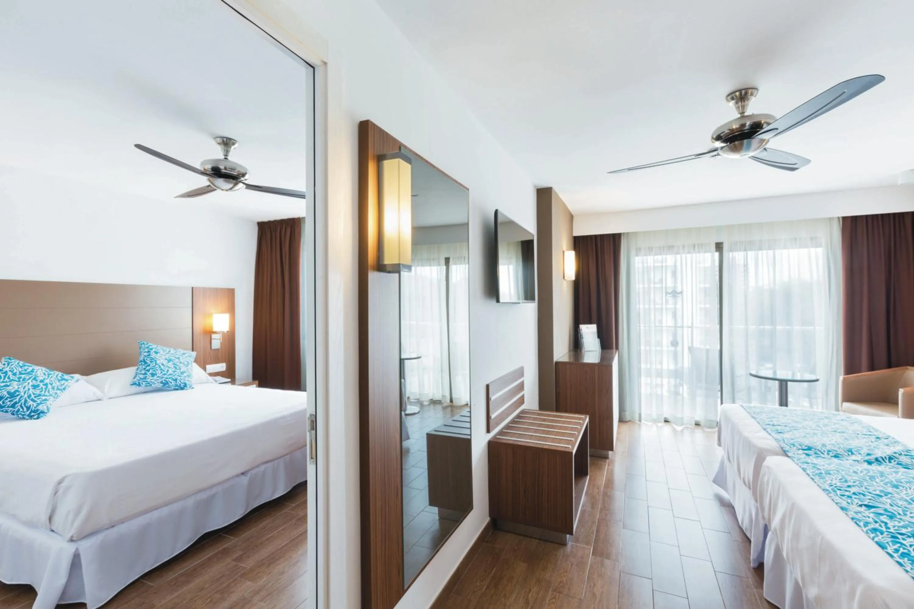 Bed in Hotel Riu Bravo - 0'0 All Inclusive