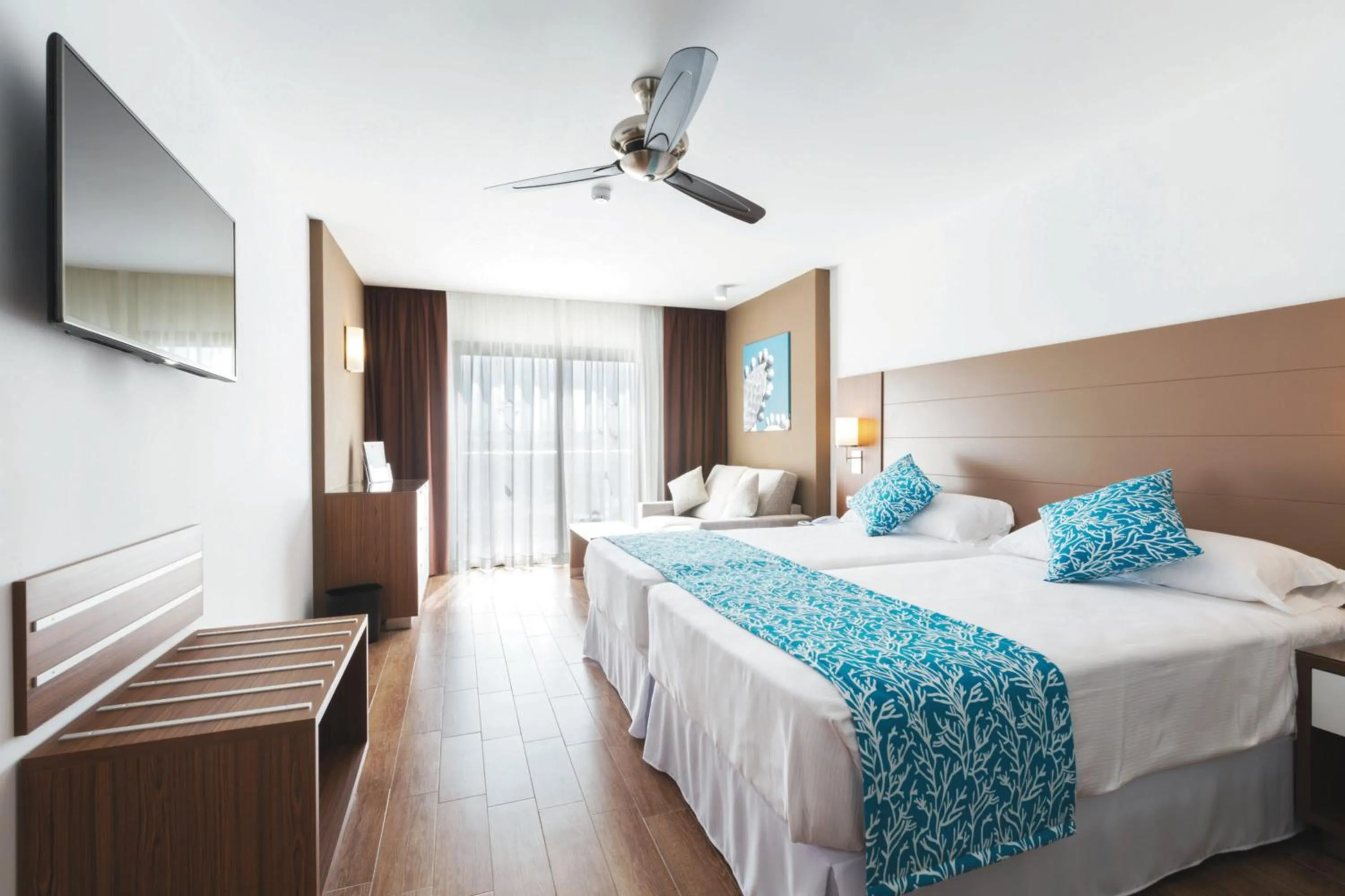 Bed in Hotel Riu Bravo - 0'0 All Inclusive