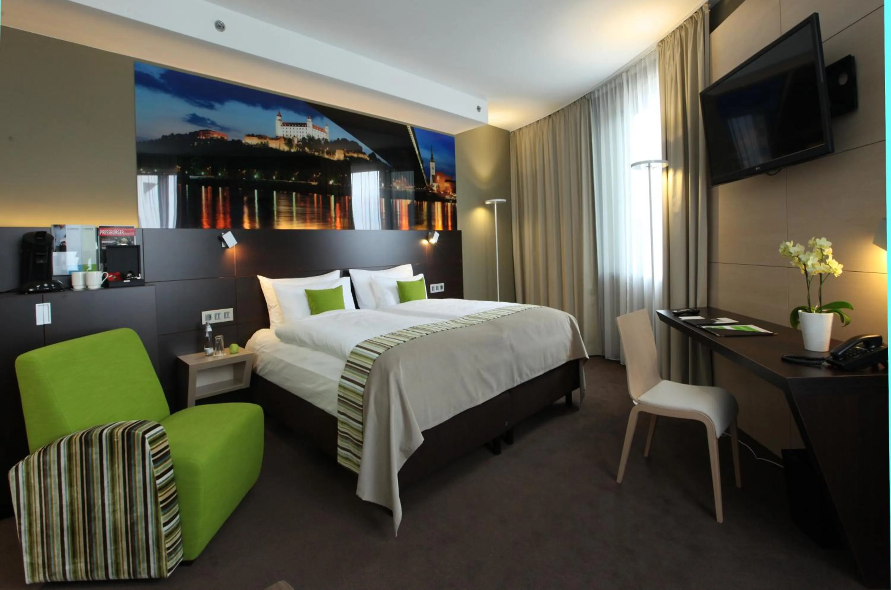 Photo of the whole room, Bed in Lindner Hotel Bratislava, part of JdV by Hyatt