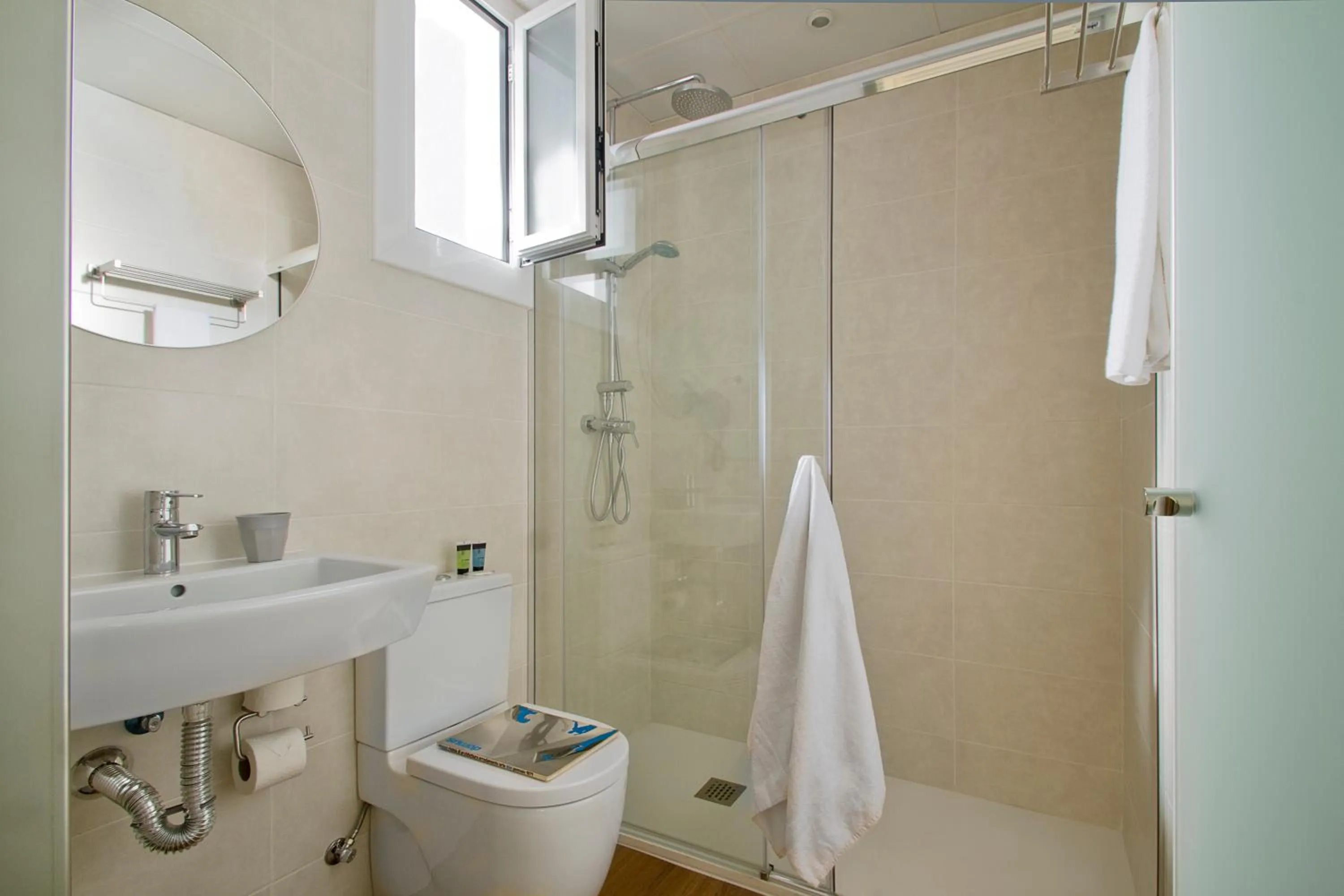 Shower in Som Nit Triomf