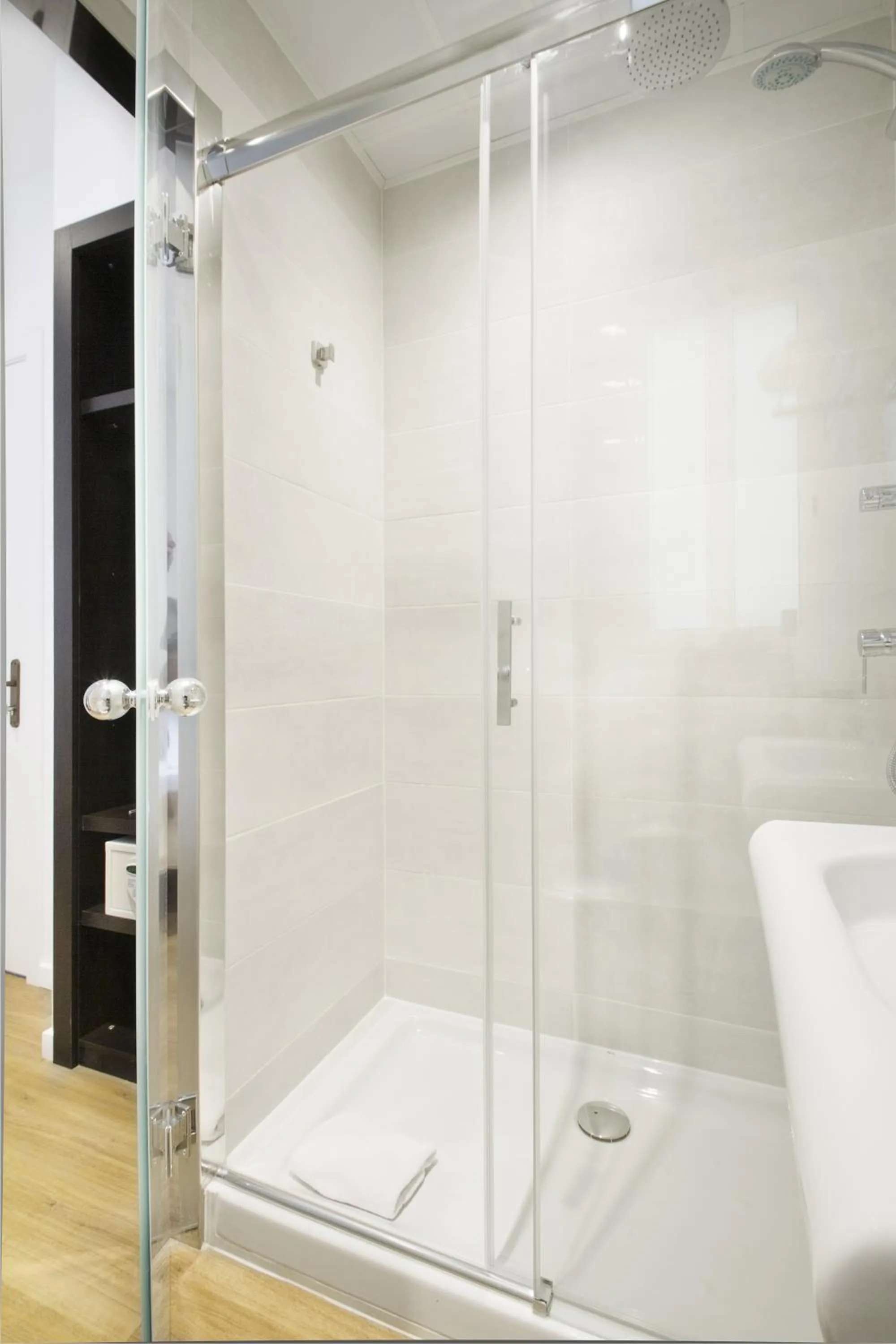 Shower in Som Nit Triomf